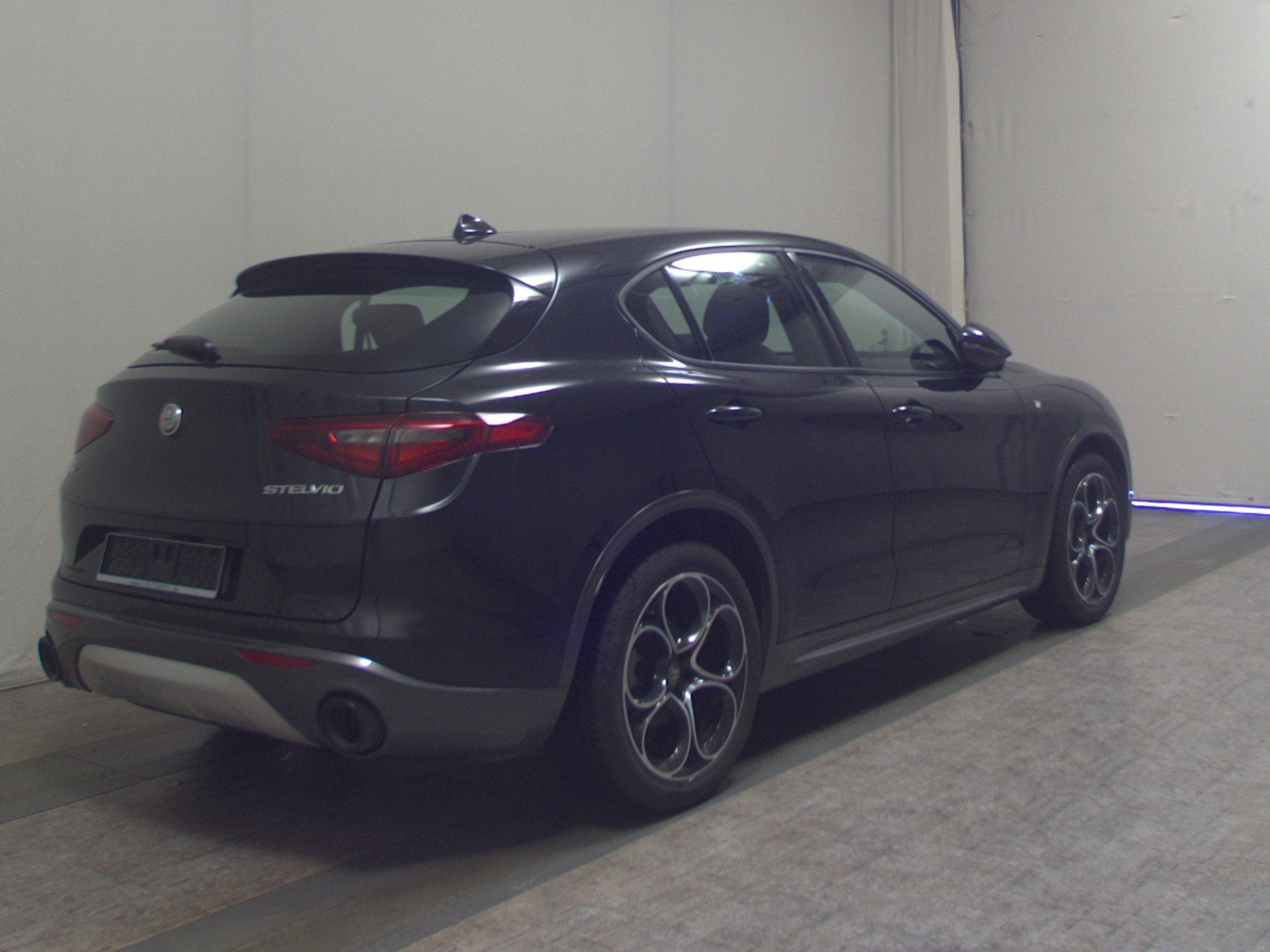 Alfa Romeo Stelvio 2.2 JTDM Leder Navi Xenon RfK PDC Shz 4