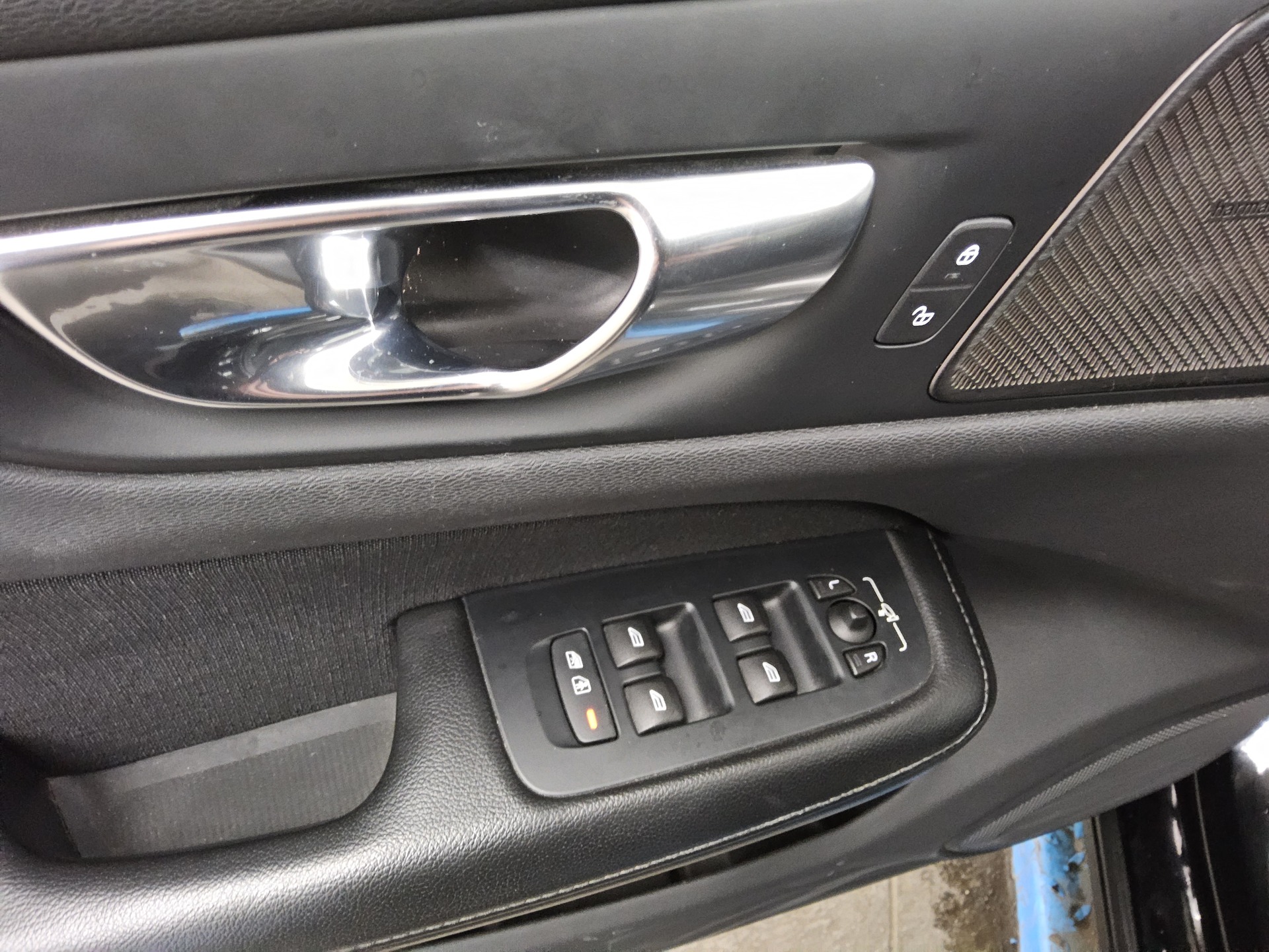 Volvo V60 T6 AWD Inscription Navi LED 360° HuD AHK ACC 9