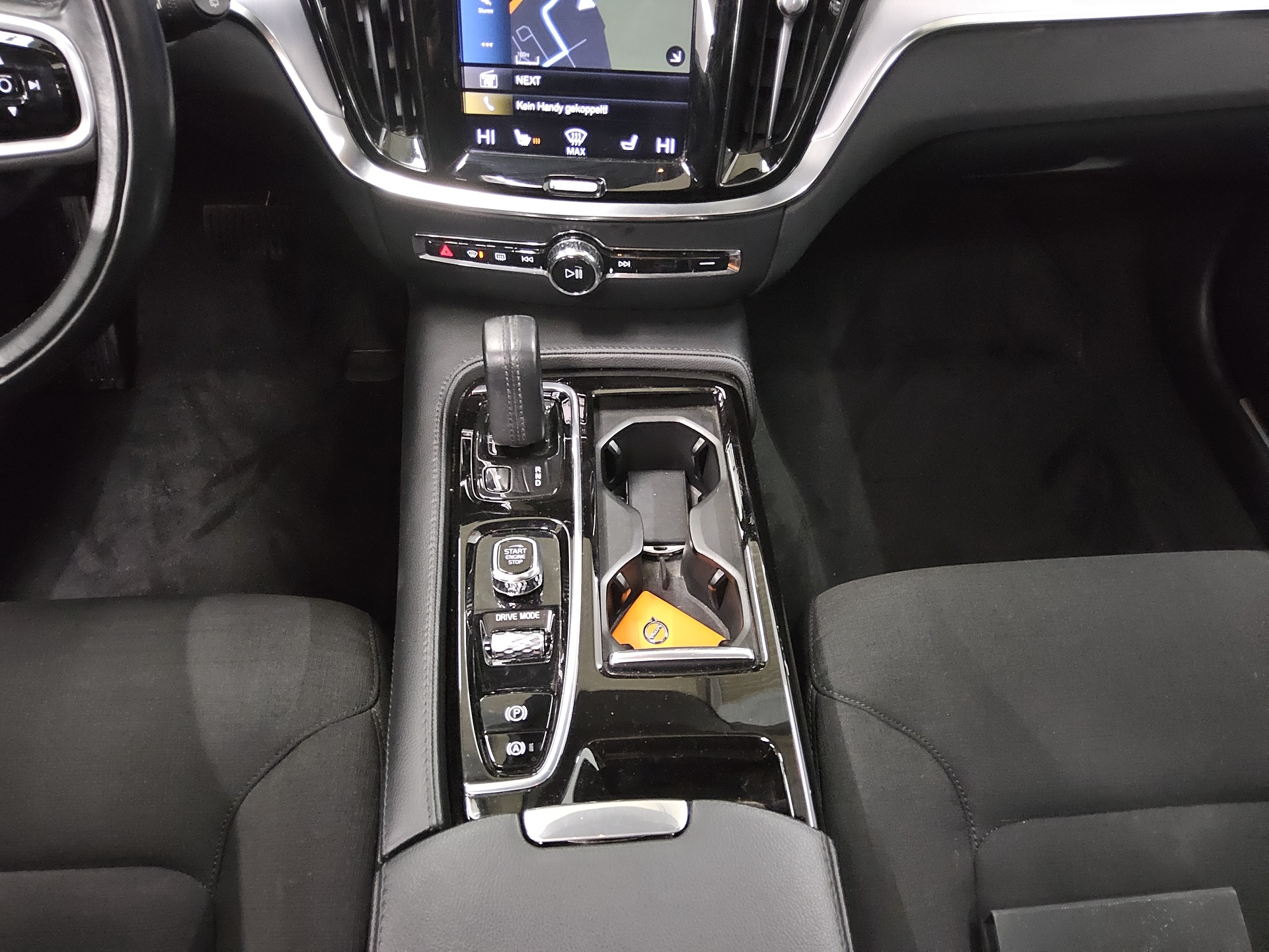 Volvo V60 T6 AWD Inscription Navi LED 360° HuD AHK ACC 6