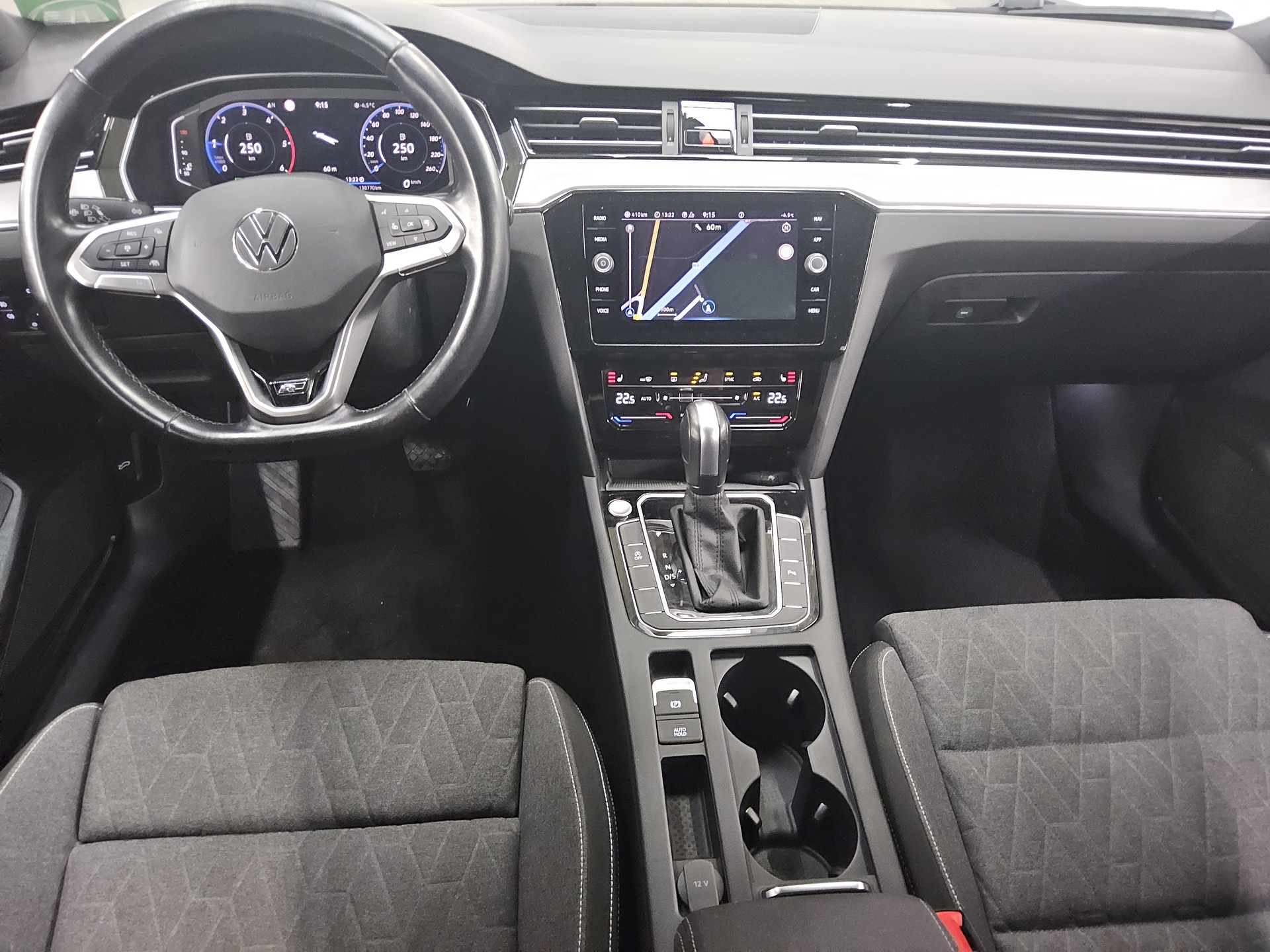 Volkswagen Passat Var. 2.0 TDI Business Navi DC RfK LED ACC 5