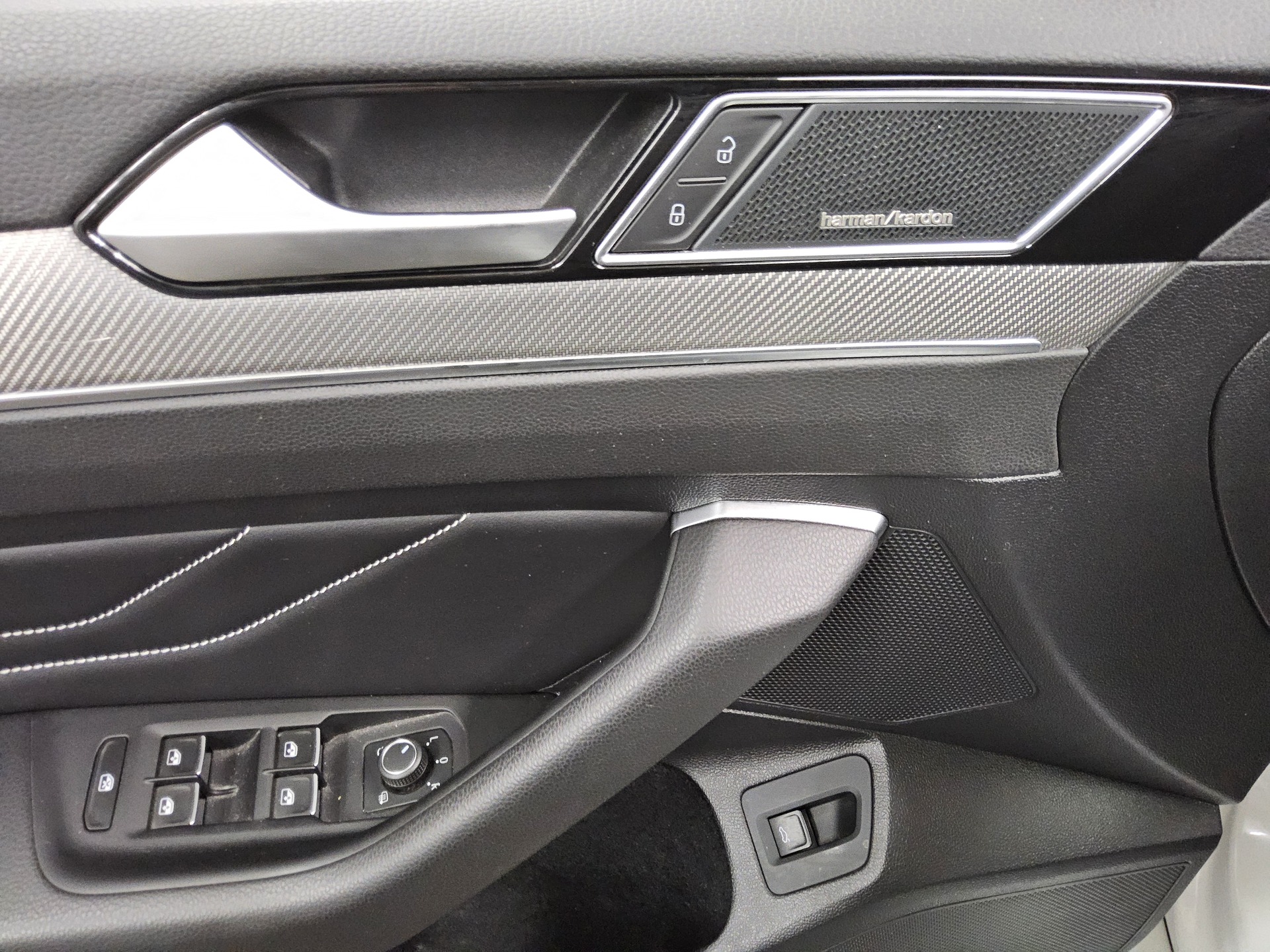 Volkswagen Passat Var. 2.0 TSI R-Line Navi Matrix AID Leder 10