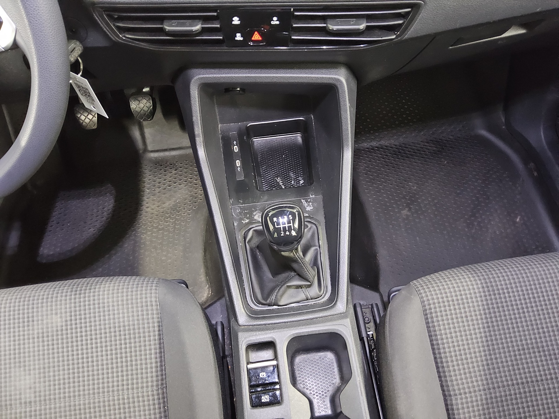 Volkswagen Caddy 2.0 TDI 5-Sitze Navi PDC DAB Tempomat 6