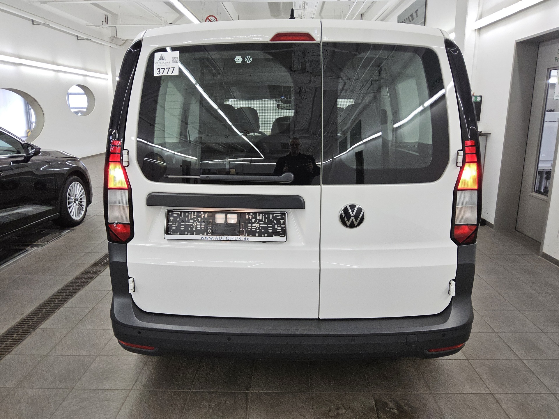 Volkswagen Caddy 2.0 TDI 5-Sitze Navi PDC DAB Tempomat 10