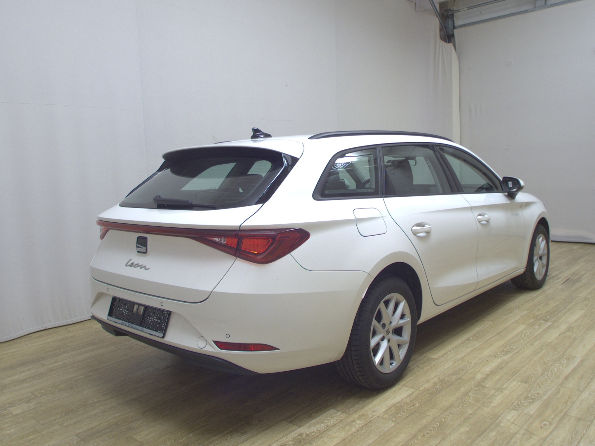Seat Leon ST 2.0 TDI Style Navi LED virtual PDC Shz 4