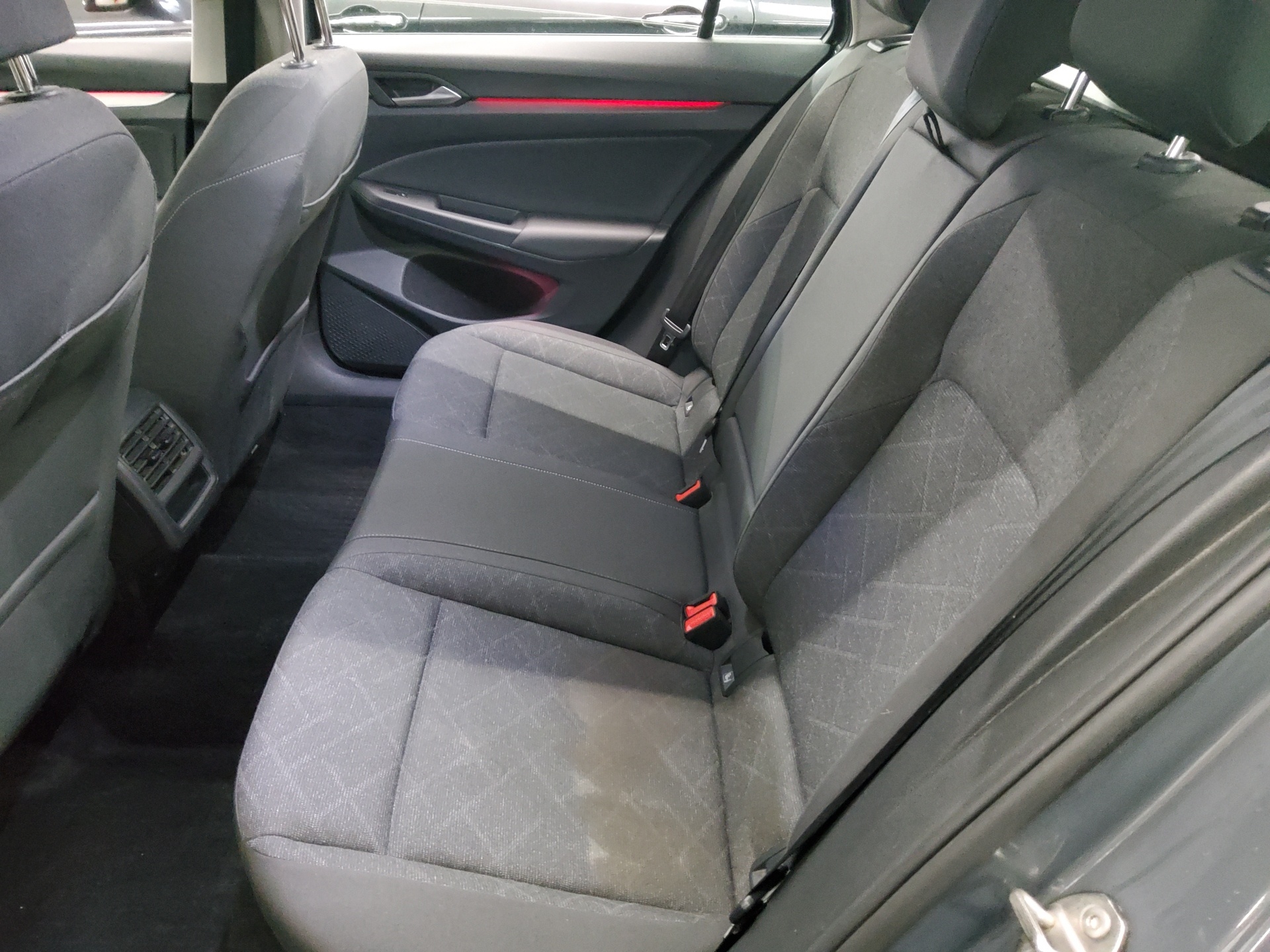 Volkswagen Golf-8 Var. 2.0 TDI Life Navi LED DC ACC Shz 13