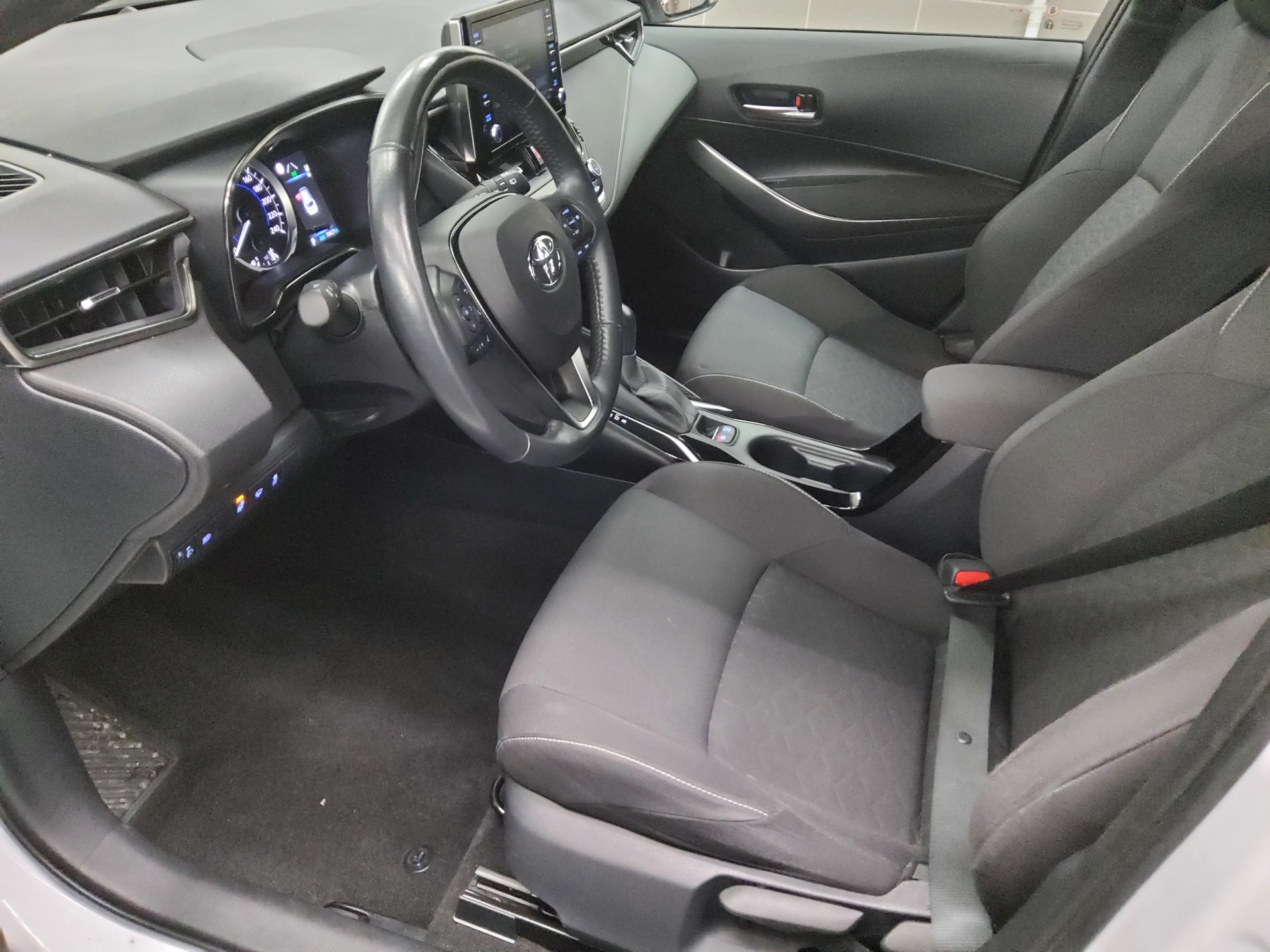 Toyota Corolla Touring Sports 1.8 LED RfK DAB 8