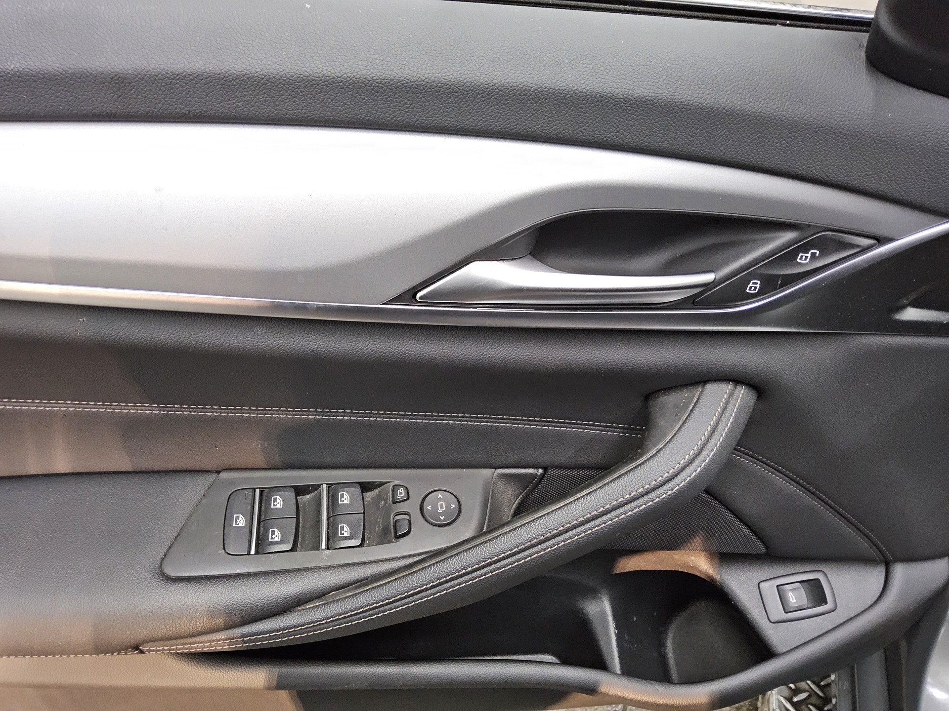 BMW 520dA Touring xDr Leder Navi LED LC-Prof HuD Ahk 10