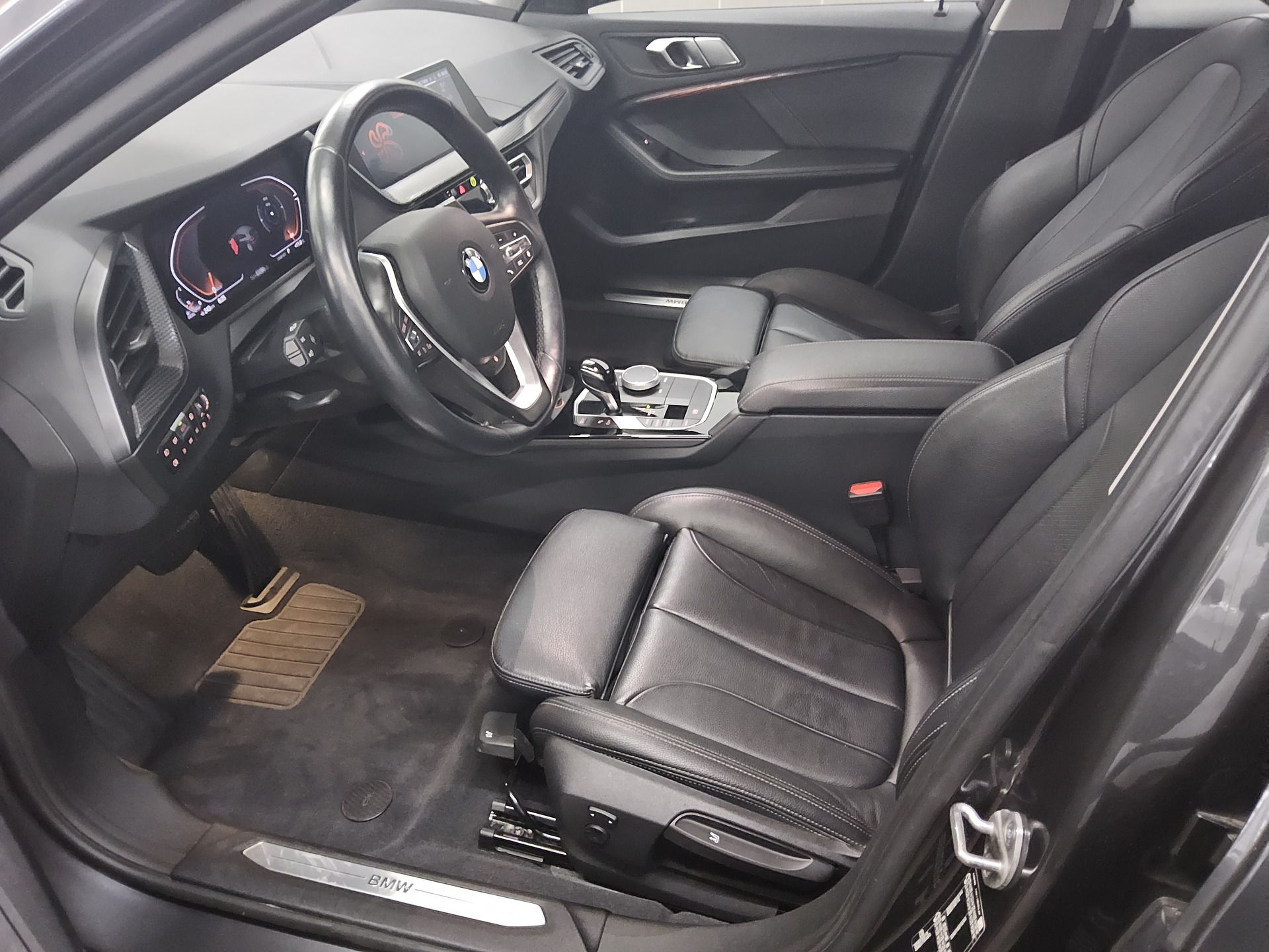 BMW 120dA Sport-Line Leder Navi LED HuD LC Prof. 9