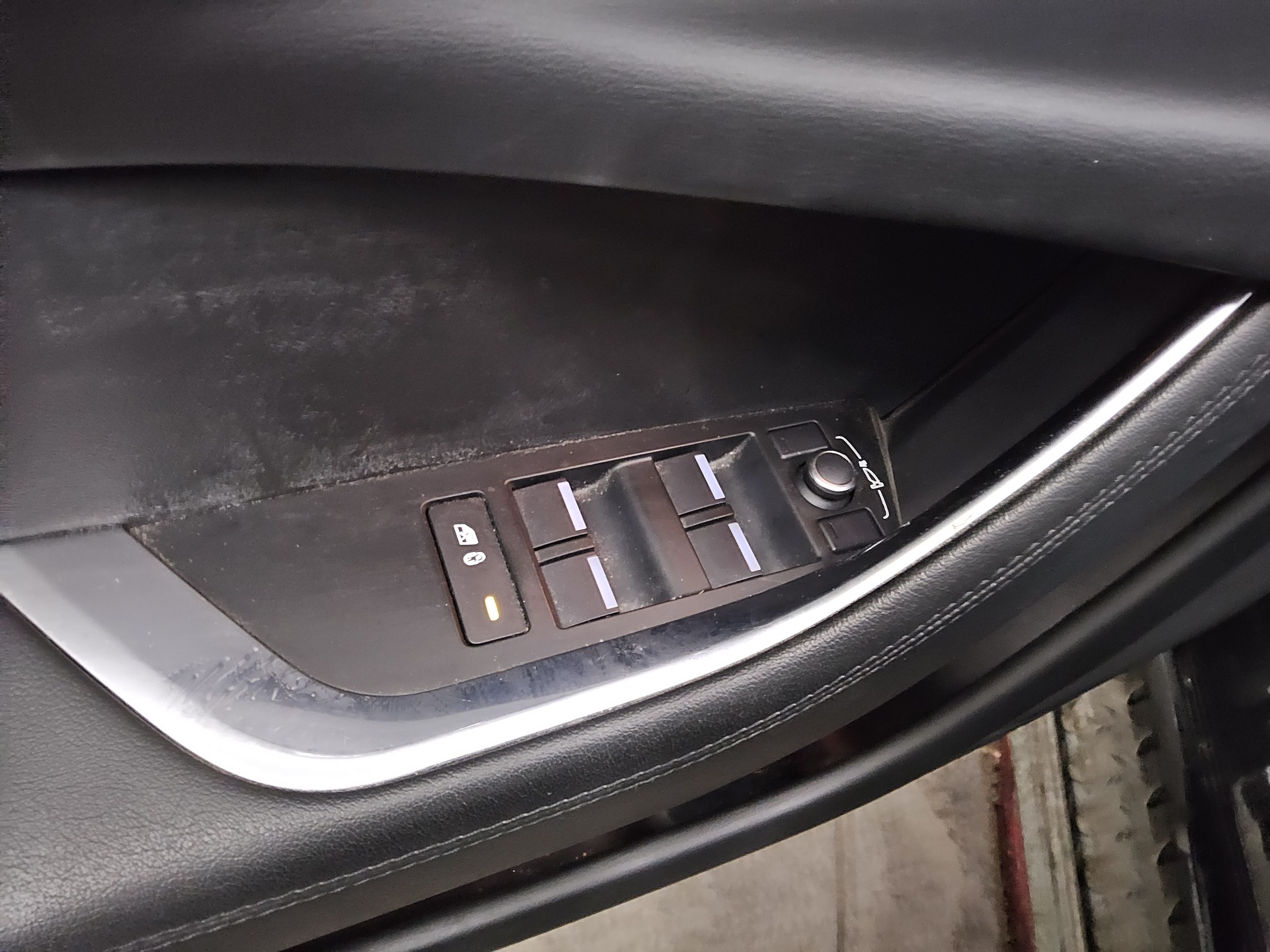 Jaguar XE D 200 AWD R-Dynamic Leder Navi DC Meridian 9