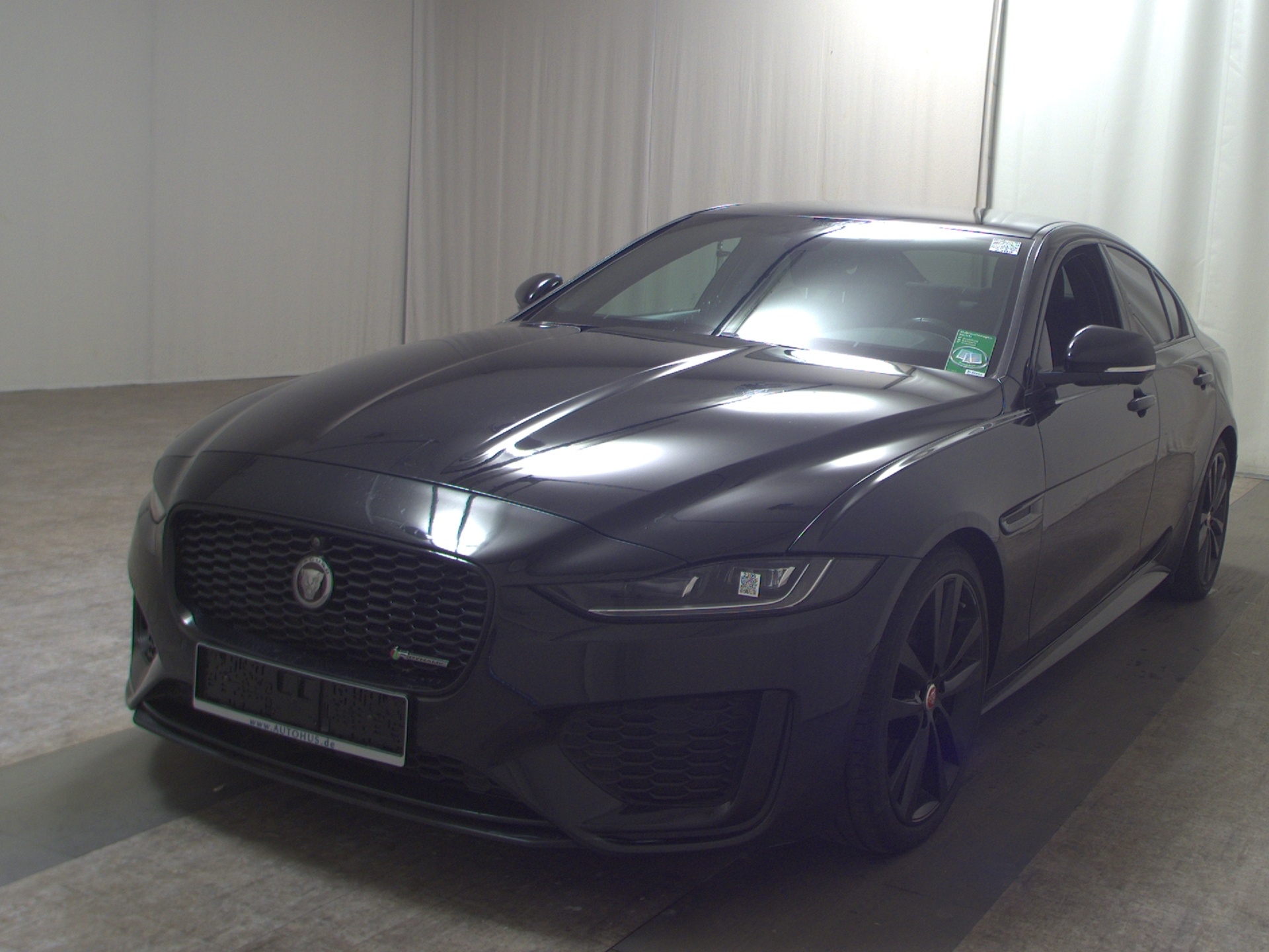 Jaguar XE D 200 AWD R-Dynamic Leder Navi DC Meridian 2