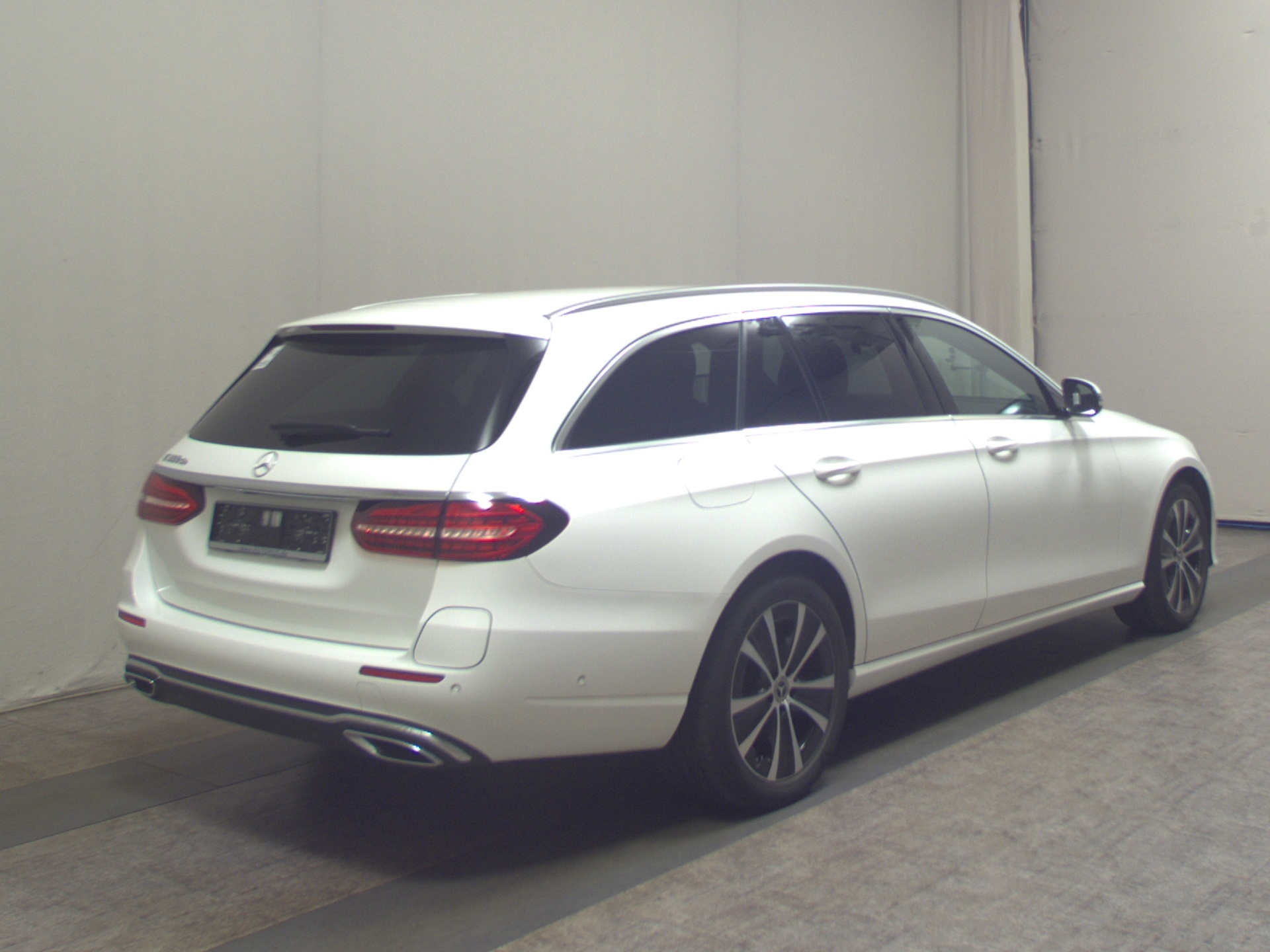 Mercedes-Benz E 300 T de Avantgarde Navi Widescreen LED RFK 4