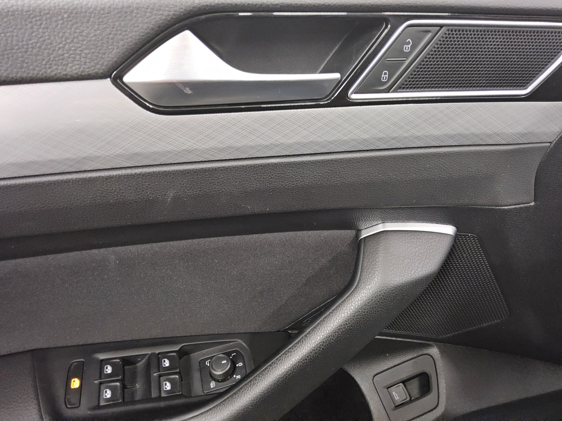 Volkswagen Passat Var. 2.0 TSI Business Navi DC Pano RFK 10