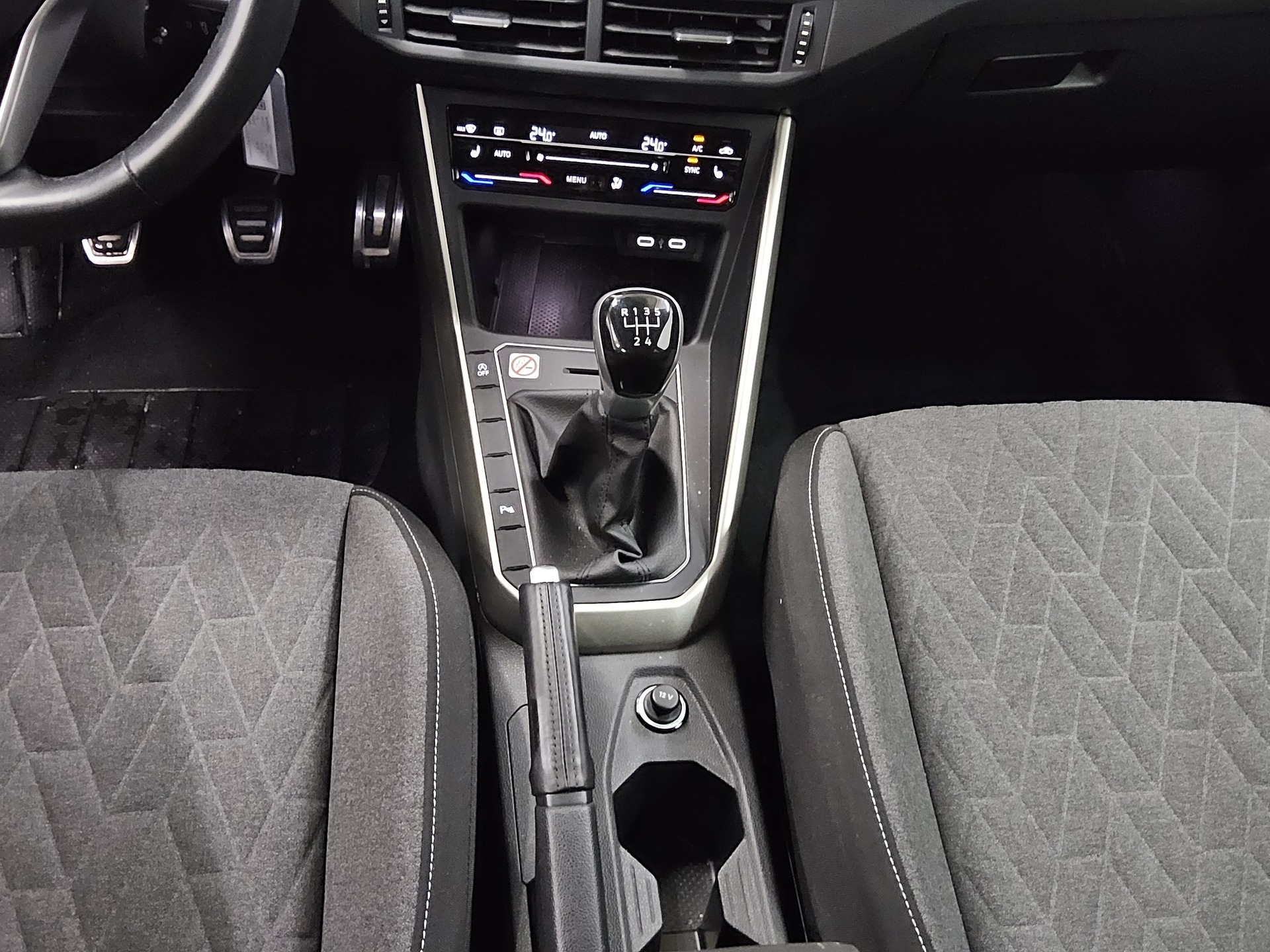 Volkswagen Polo 1.0 Move Navi LED AID PDC Shz BT 6