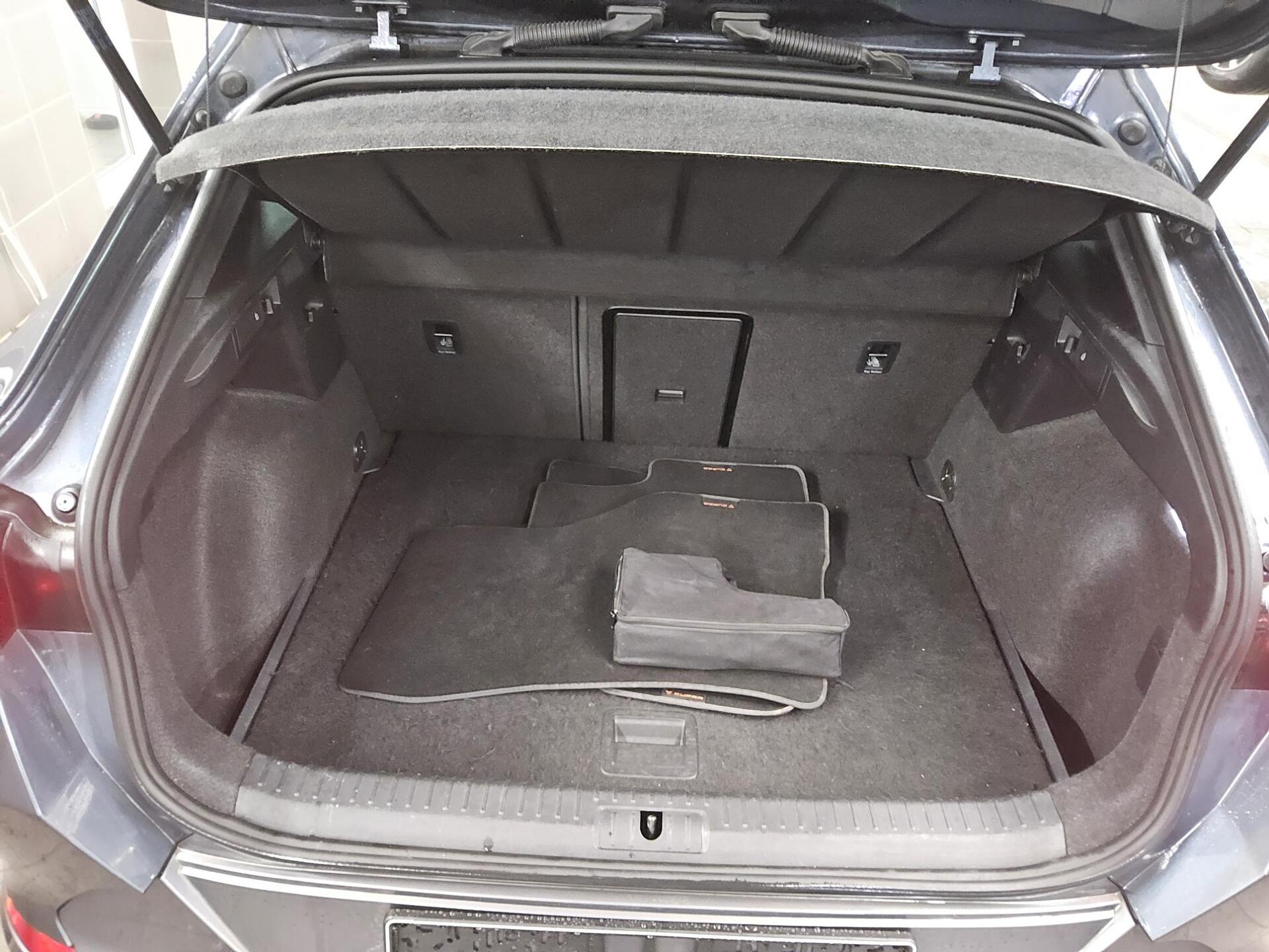 Cupra Formentor 2.0 TSI 4Drive Navi LED RfK ACC Memory 12