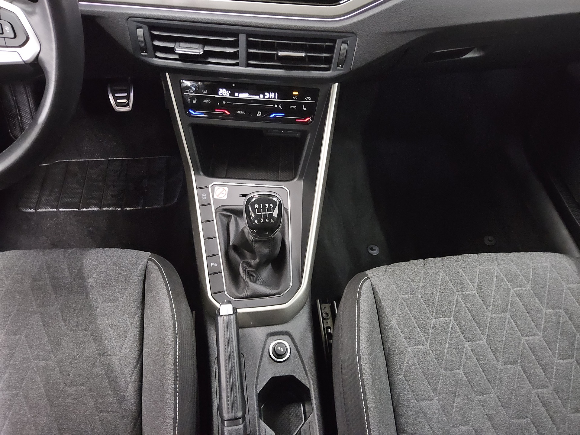 Volkswagen Polo 1.0 Move Navi LED AID PDC Shz BT 6