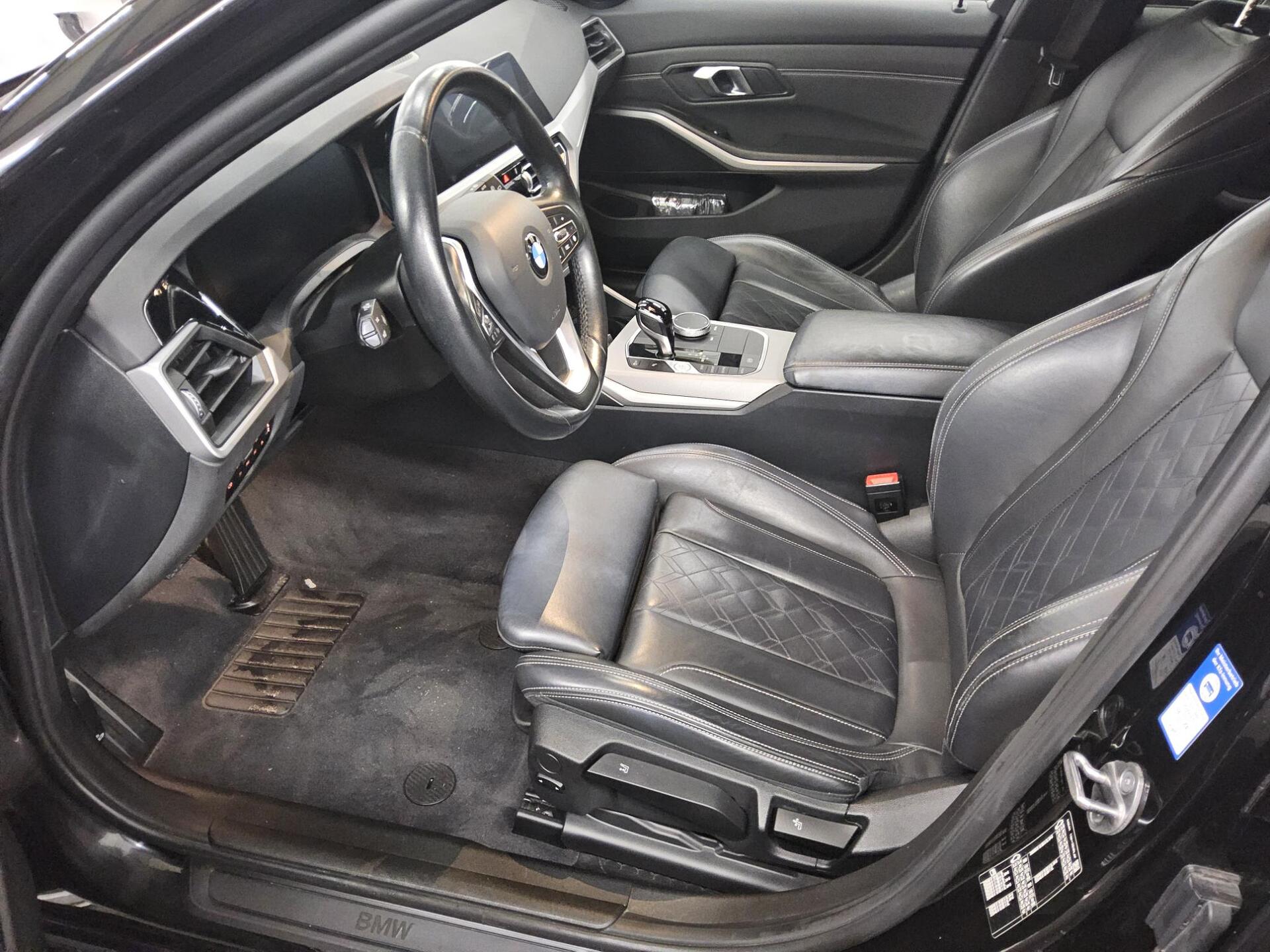 BMW 318dA Touring Advantage Leder Navi LED HiFi RfK 9