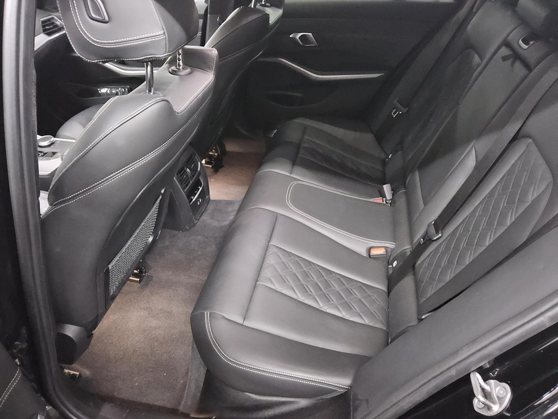 BMW 318dA Touring Advantage Leder Navi LED HiFi RfK 13