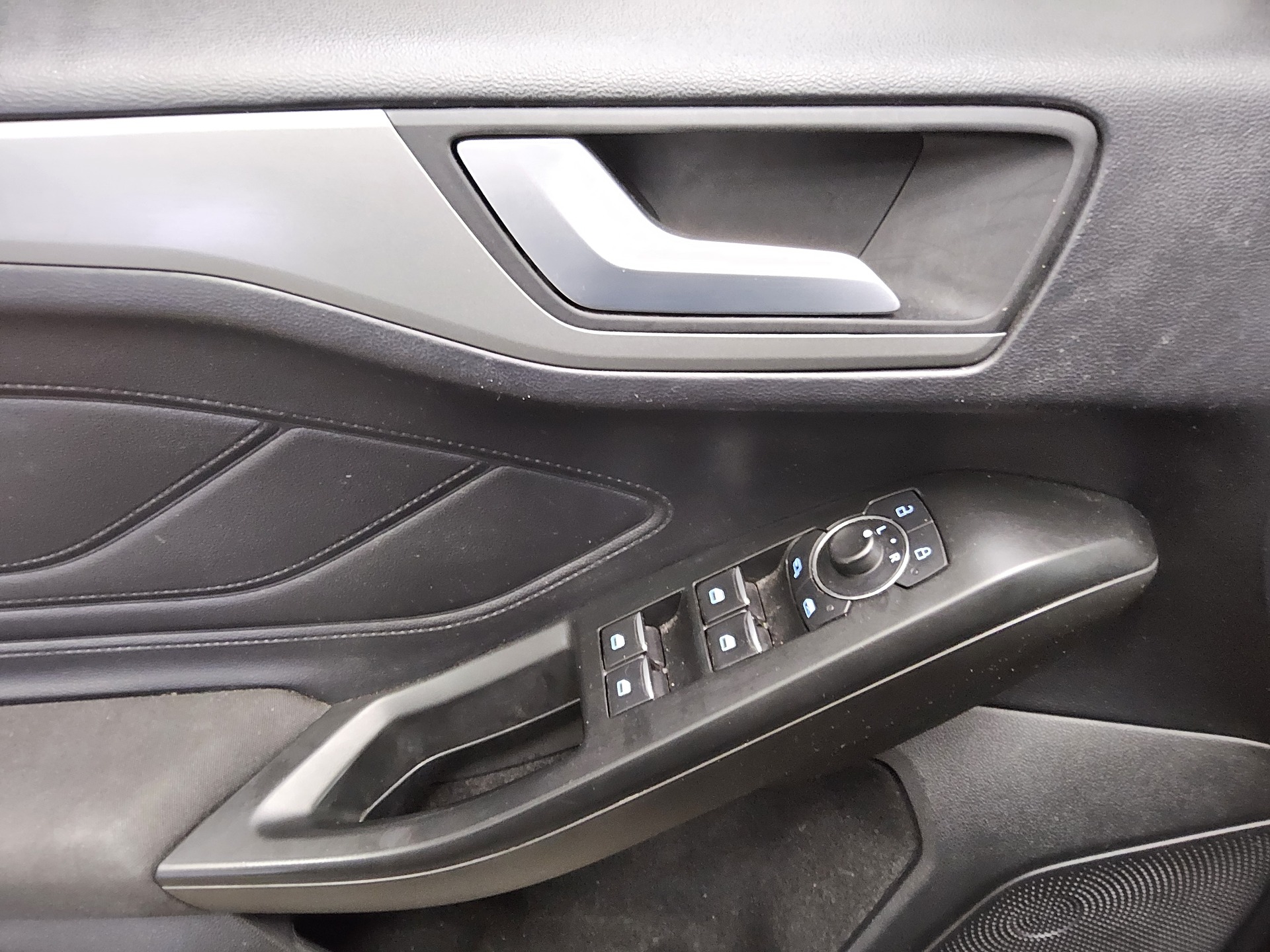 Ford Focus Turnier 1.5 EB Cool&Connect Navi LED RfK 9