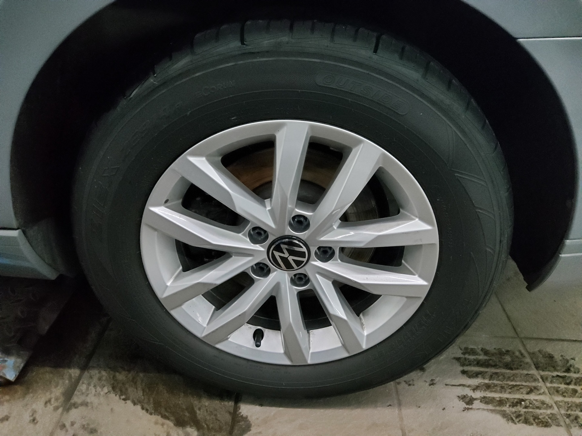 Volkswagen Passat Var. 2.0 TDI Business Navi LED Pano AHK 10