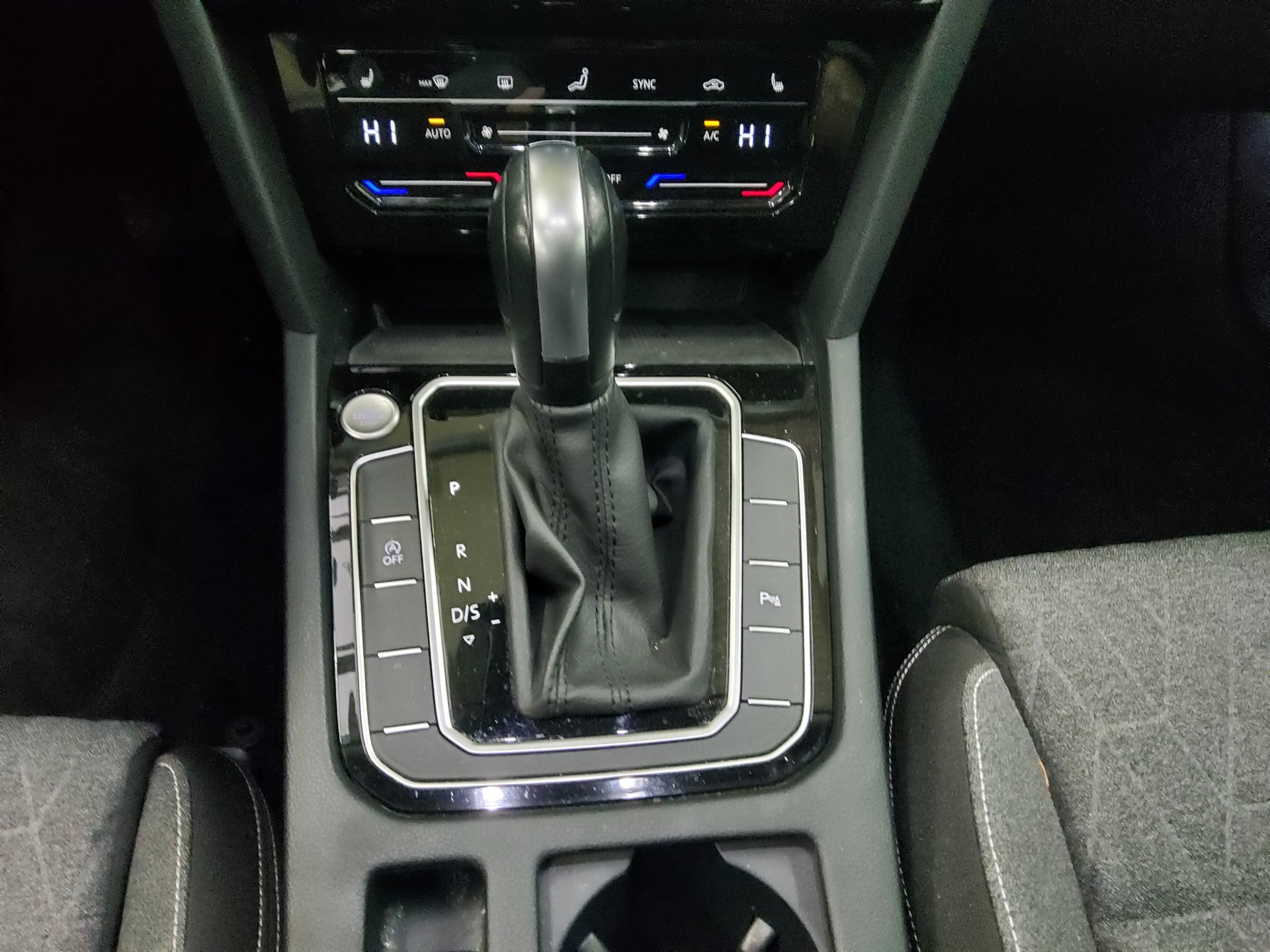 Volkswagen Passat Var. 2.0 TDI Business Navi LED Pano AHK 6