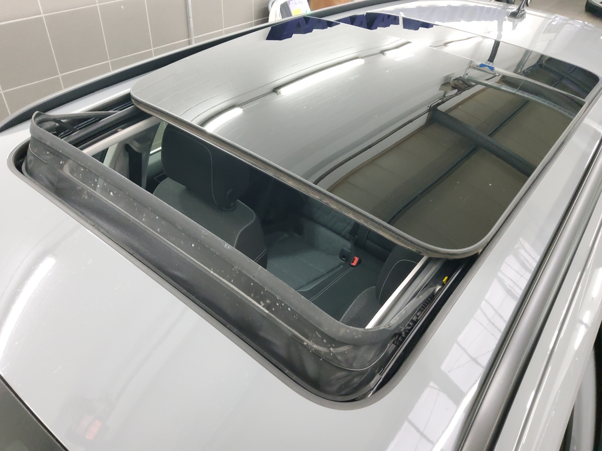 Volkswagen Passat Var. 2.0 TDI Business Navi LED Pano AHK 12