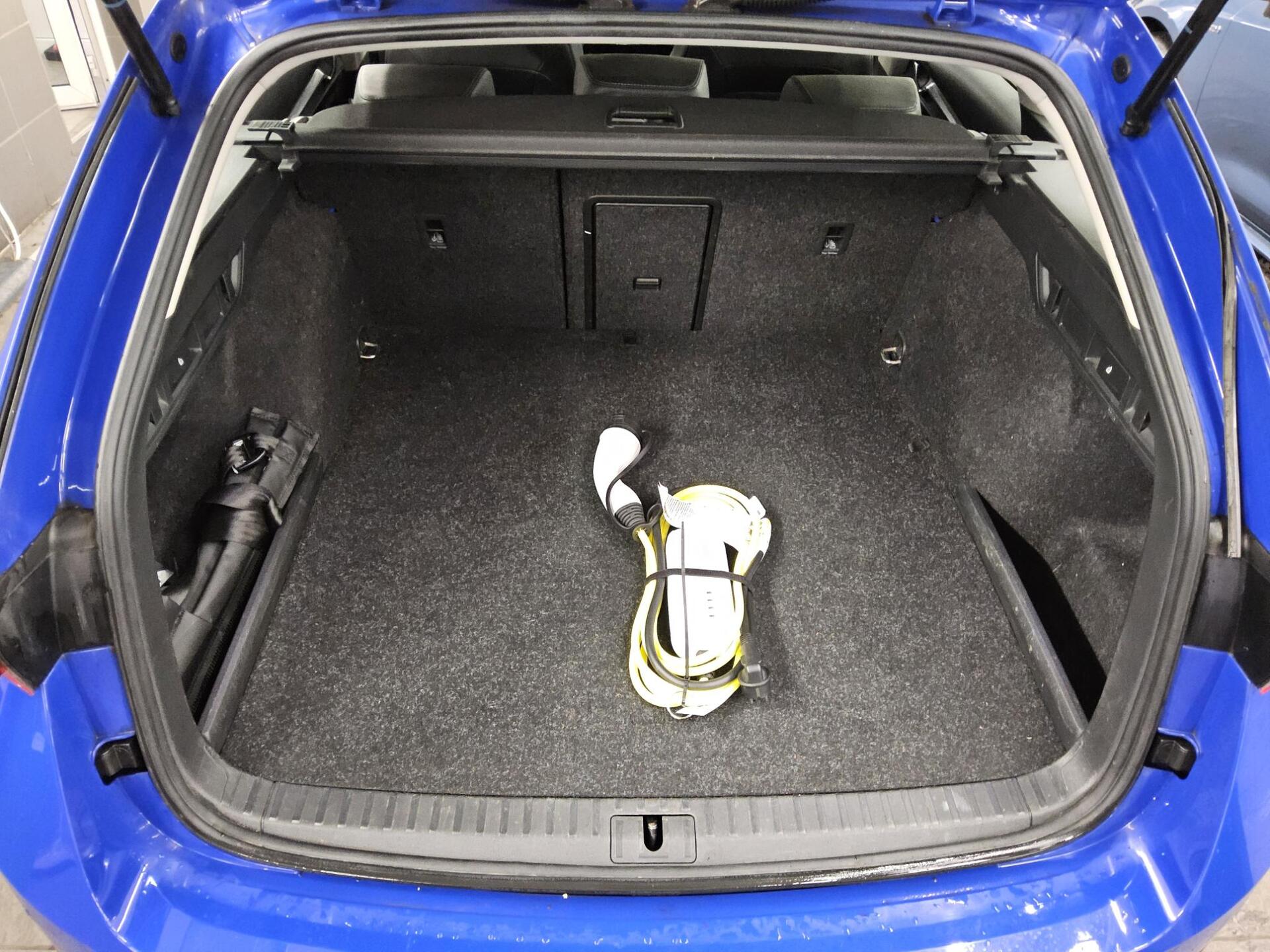 Skoda Octavia Kombi 1.4 TSI iV Style Leder Navi DC LED 12