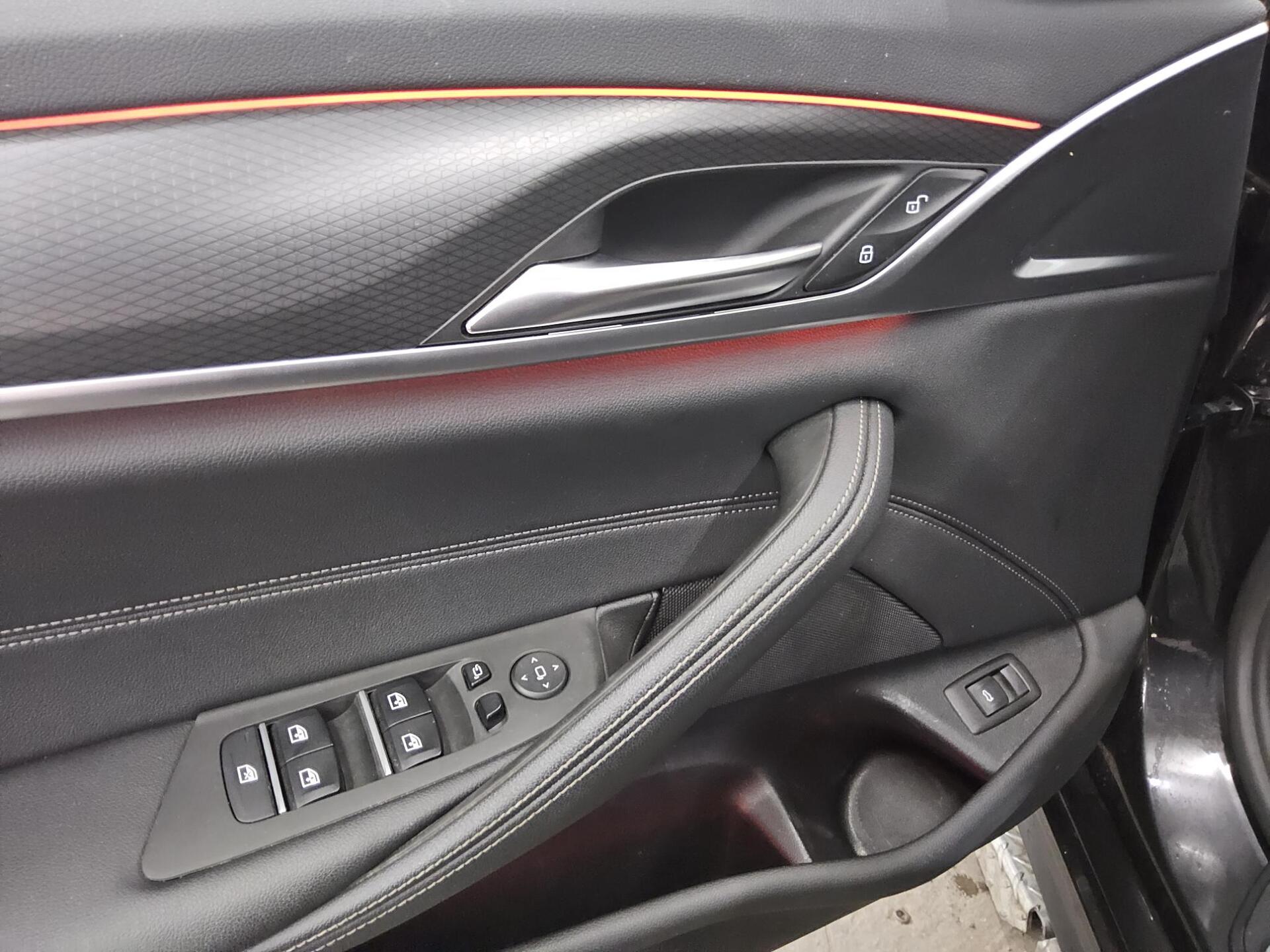 BMW 520dA Touring M-Sport T-Leder Navi LED RfK HiFi 10