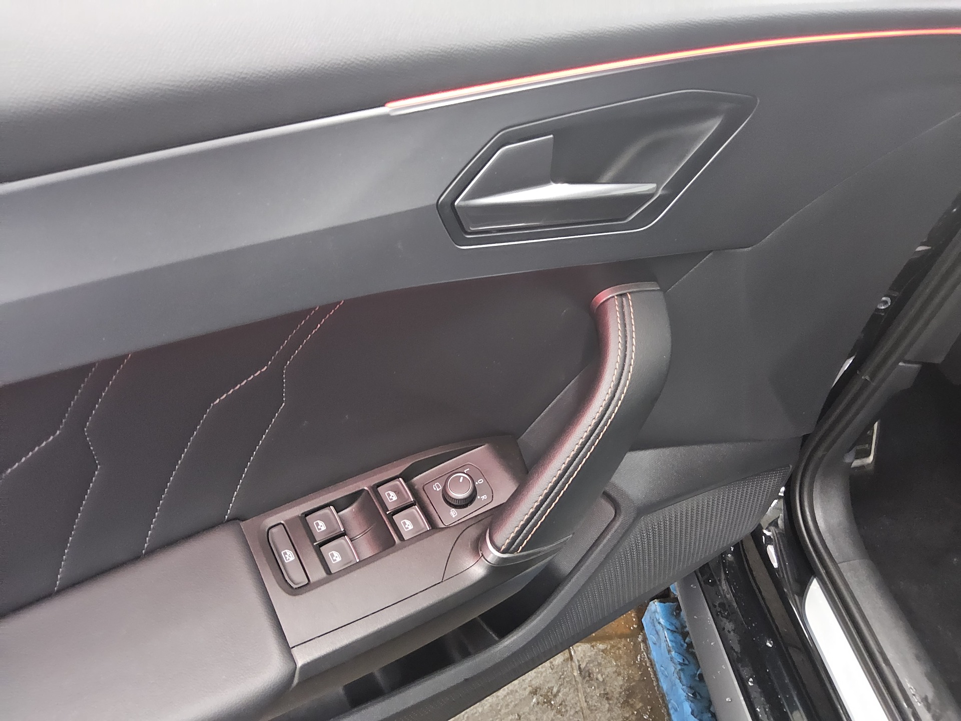 Cupra Leon 2.0 TSI Navi LED Virtual RFK DAB ACC 10