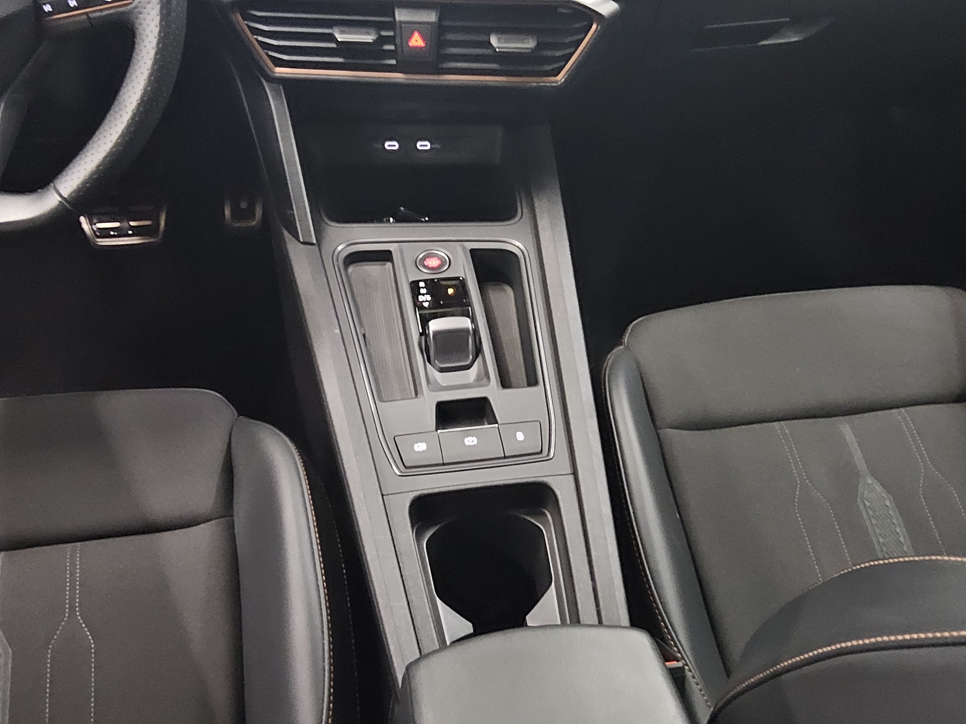 Cupra Leon 2.0 TSI Navi LED Virtual RFK DAB ACC 6