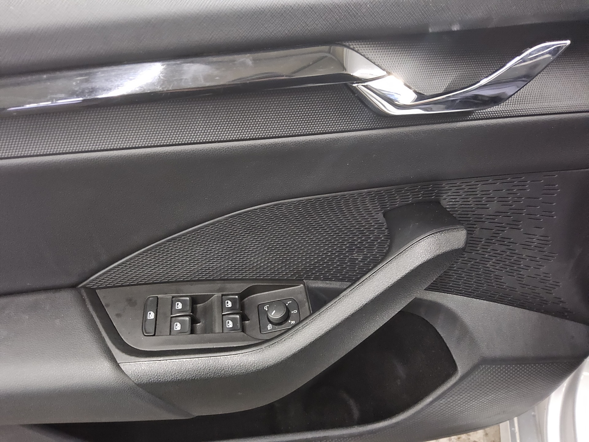 Skoda Octavia Kombi 2.0 TDI Ambition Navi LED Virtual 10