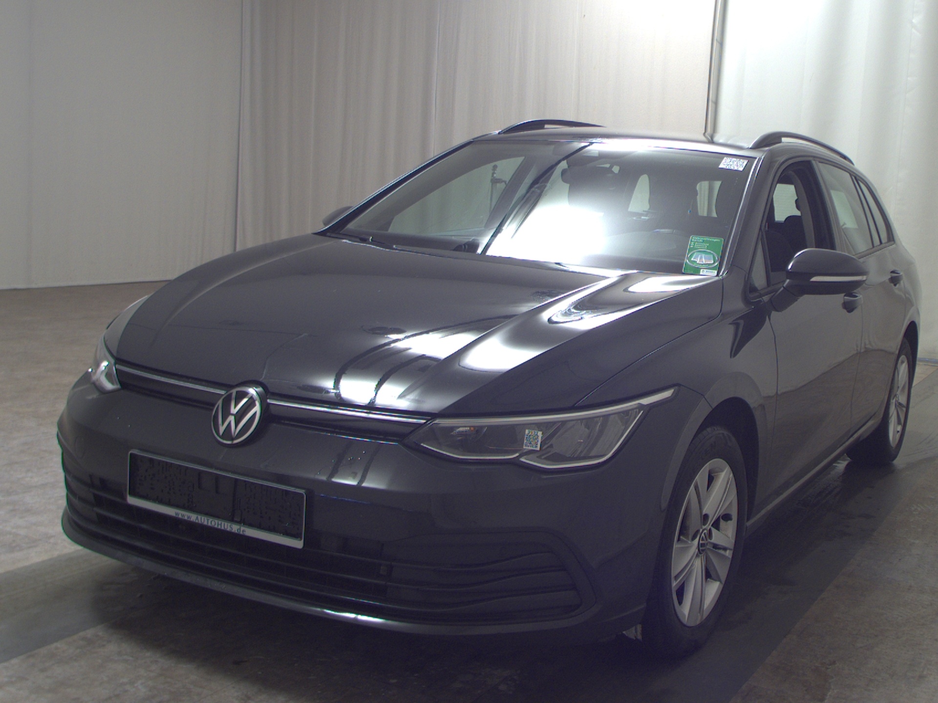 Volkswagen Golf-8 Var. 2.0 TDI Life Navi LED DC ACC 2
