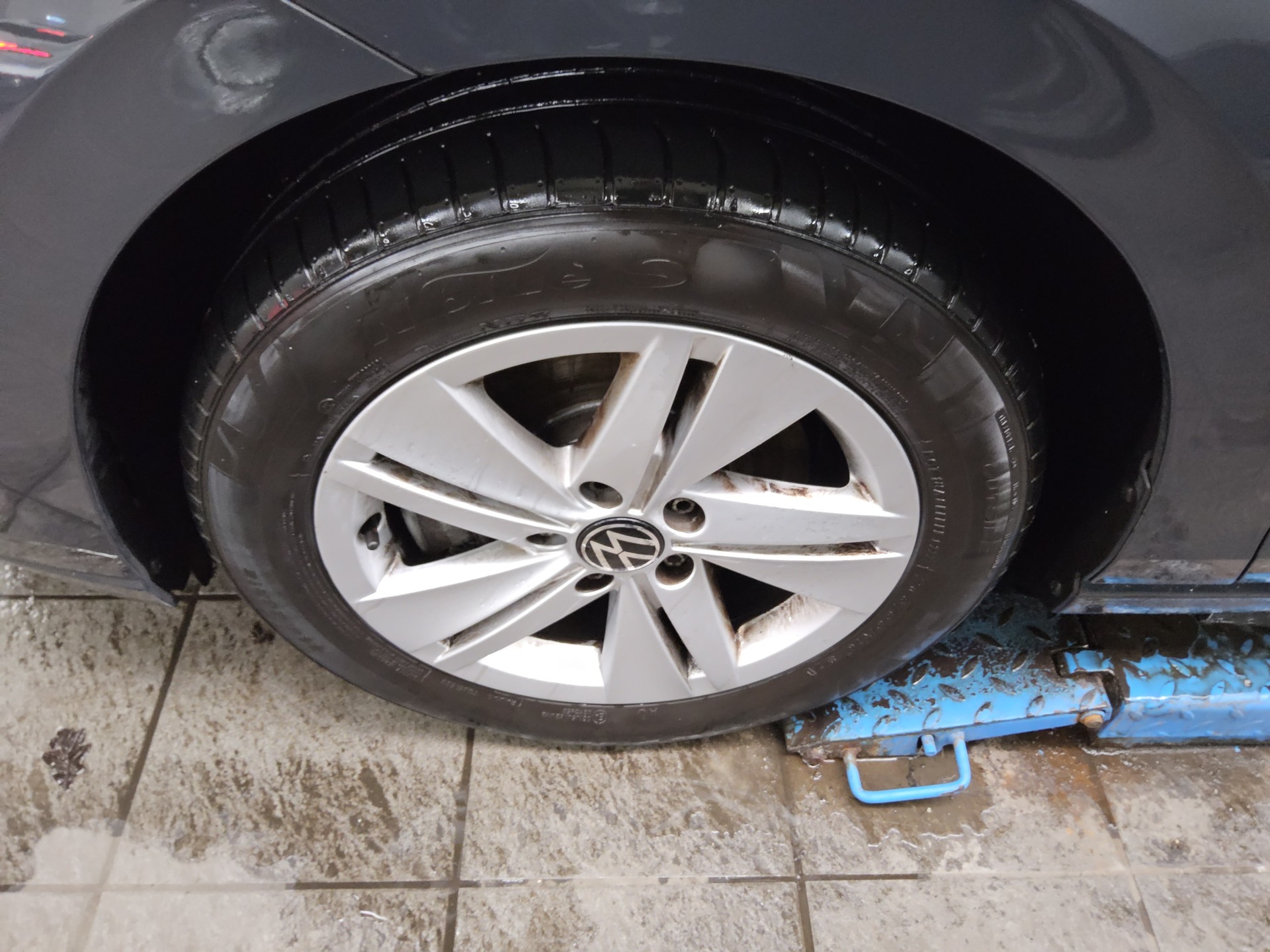 Volkswagen Golf-8 Var. 2.0 TDI Life Navi LED DC ACC 11