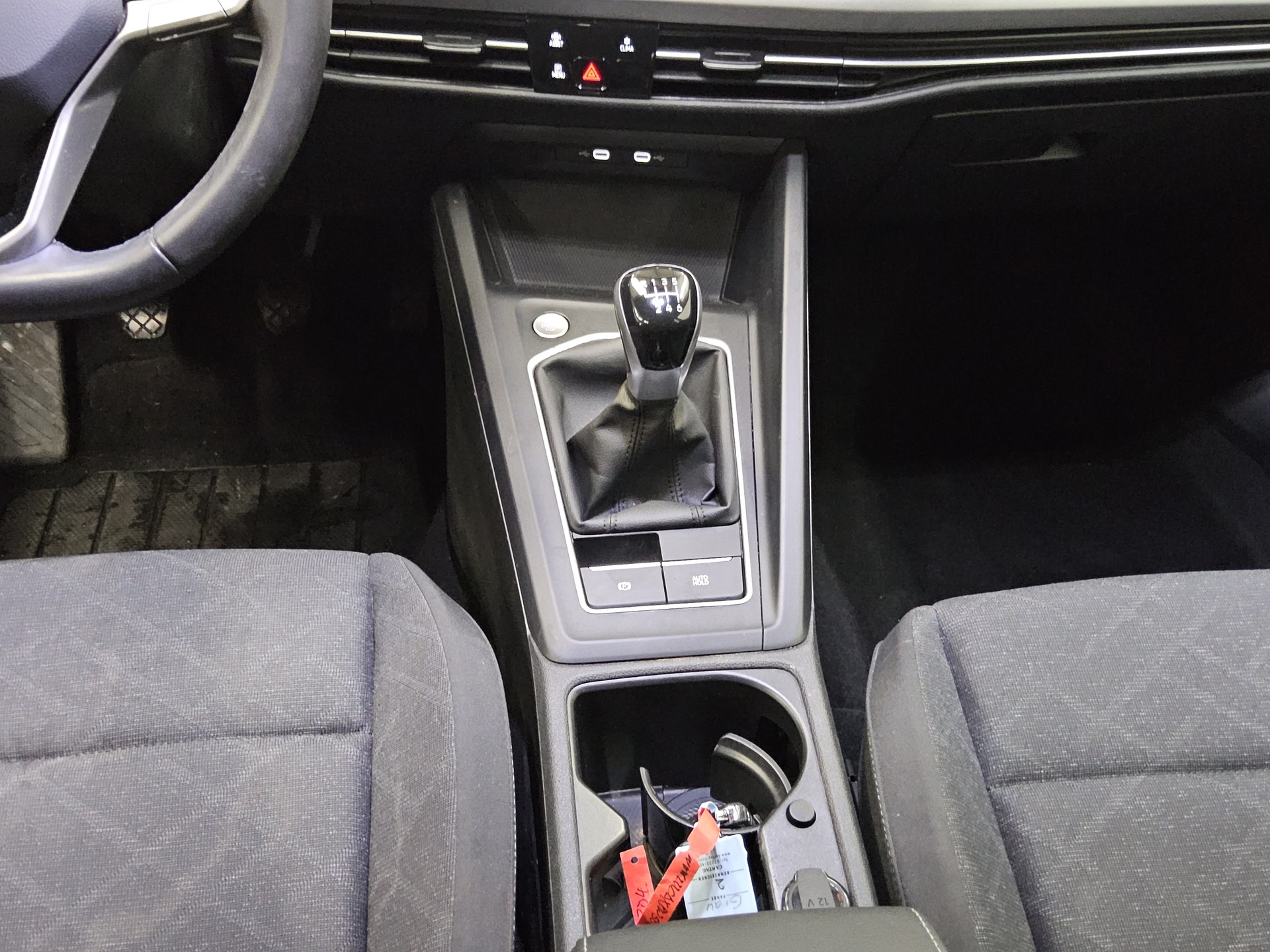 Volkswagen Golf-8 Var. 2.0 TDI Life Navi LED DC ACC 6