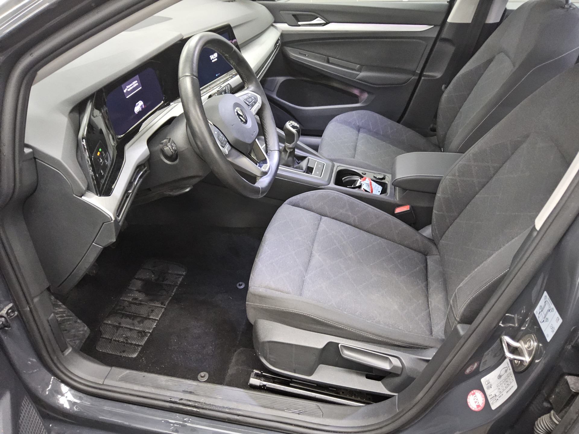 Volkswagen Golf-8 Var. 2.0 TDI Life Navi LED DC ACC 9