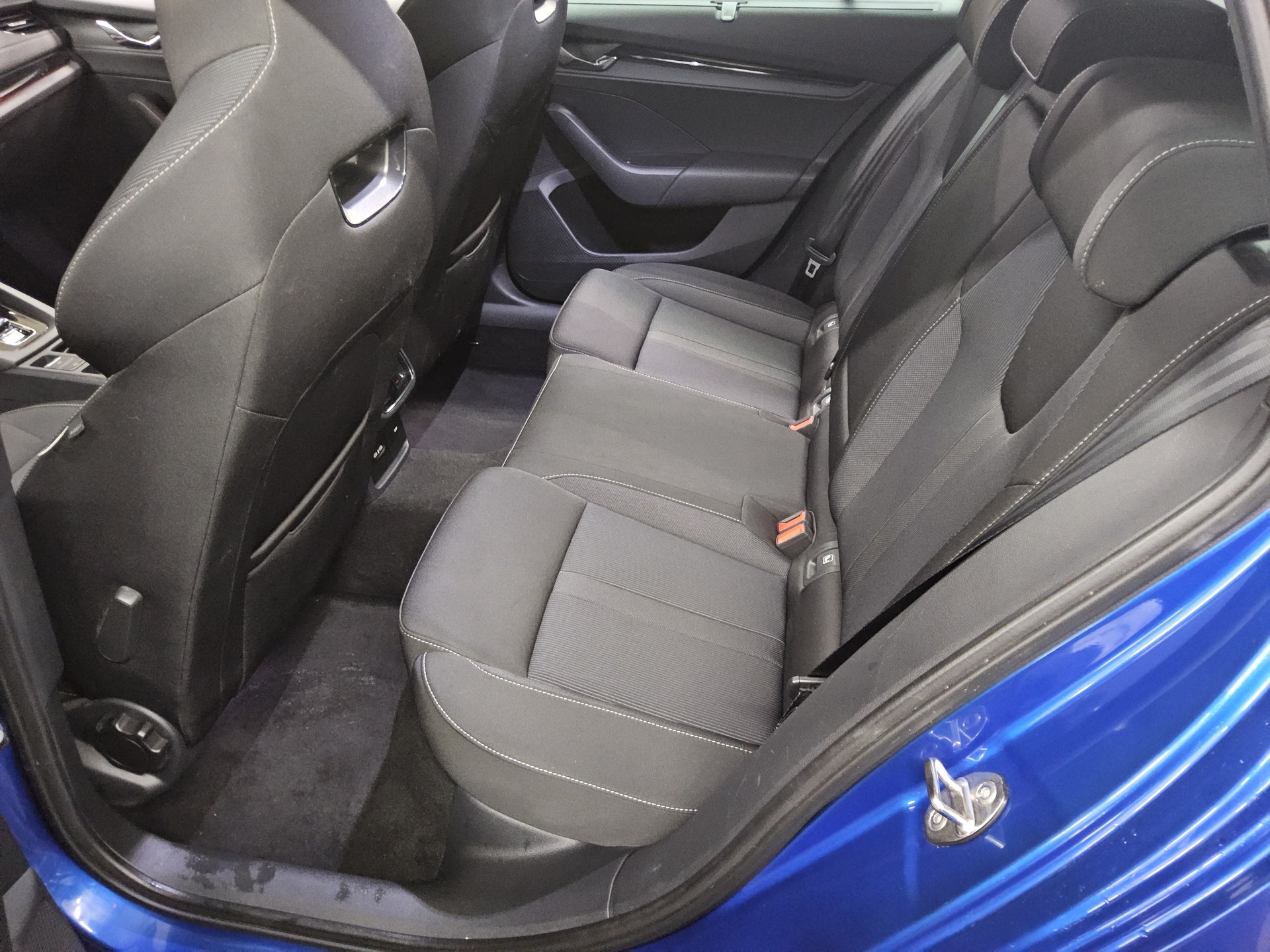 Skoda Octavia Kombi 2.0 TDI SportLine Navi LED Virtual 13