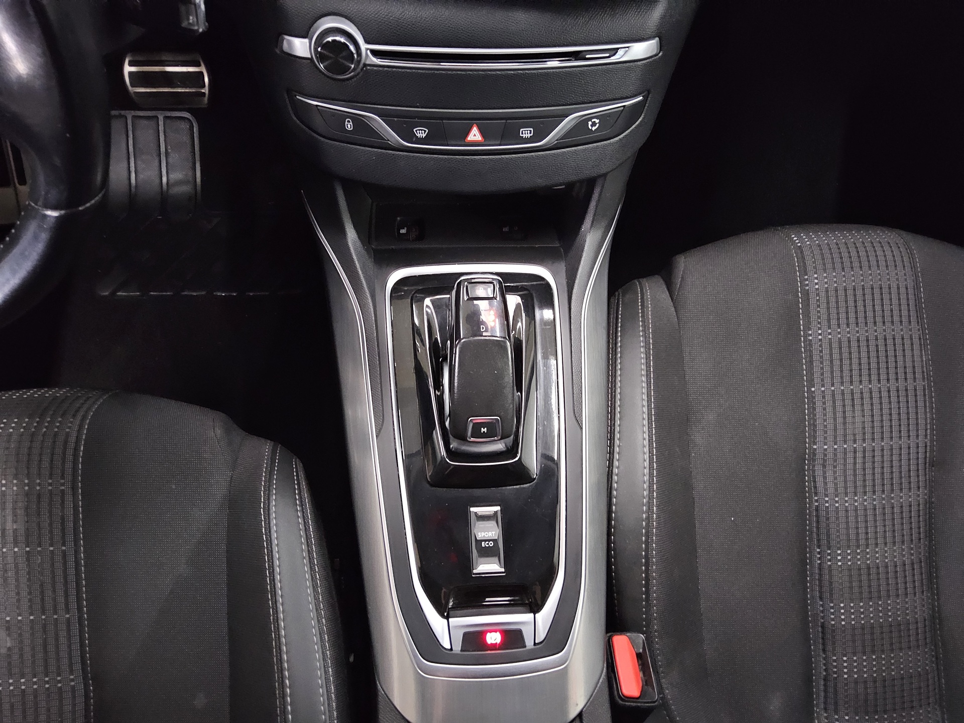 Peugeot 308 1.5 BlueHDI Allure AHK RfK Navi 6