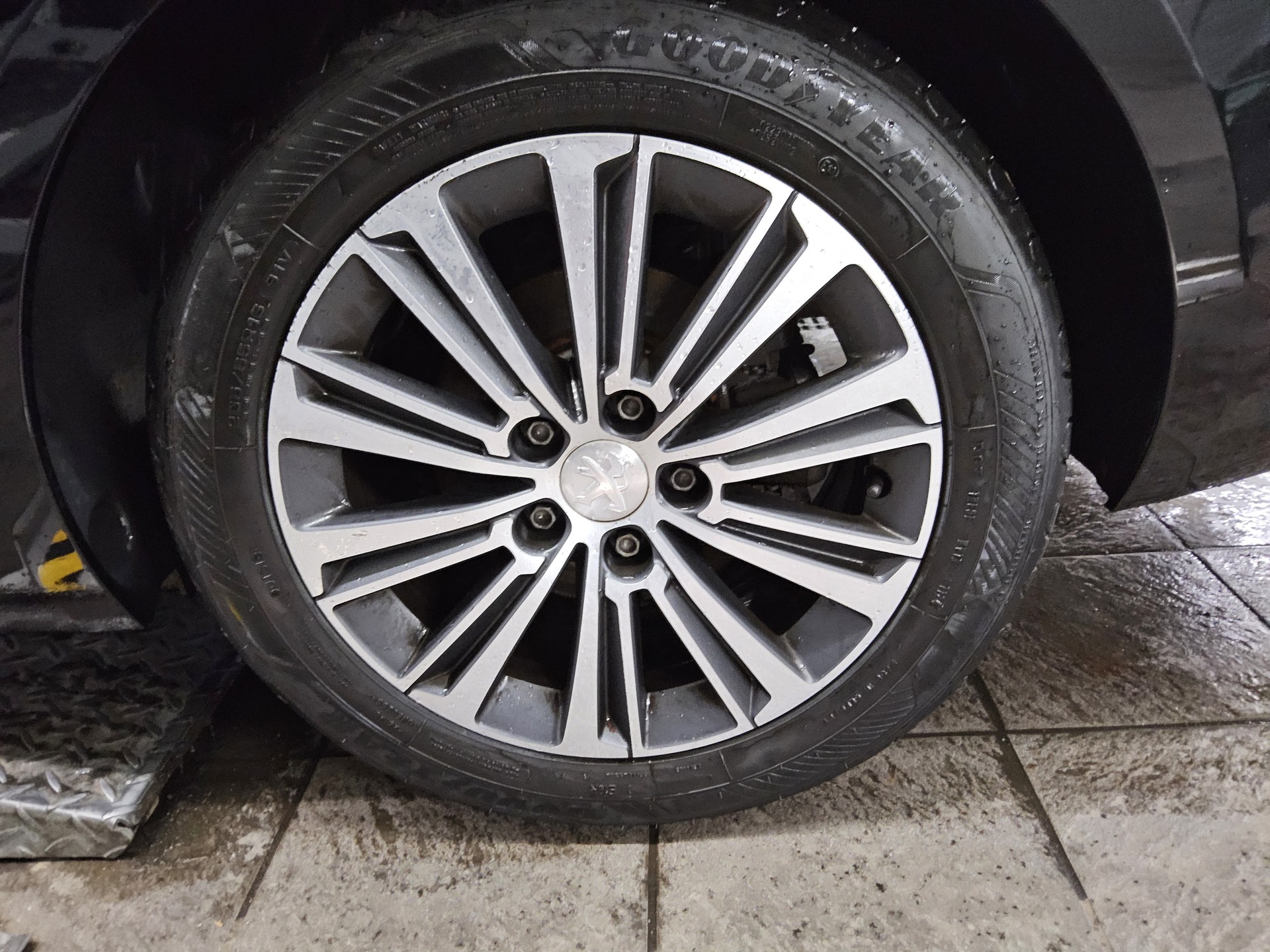 Peugeot 308 1.5 BlueHDI Allure AHK RfK Navi 11