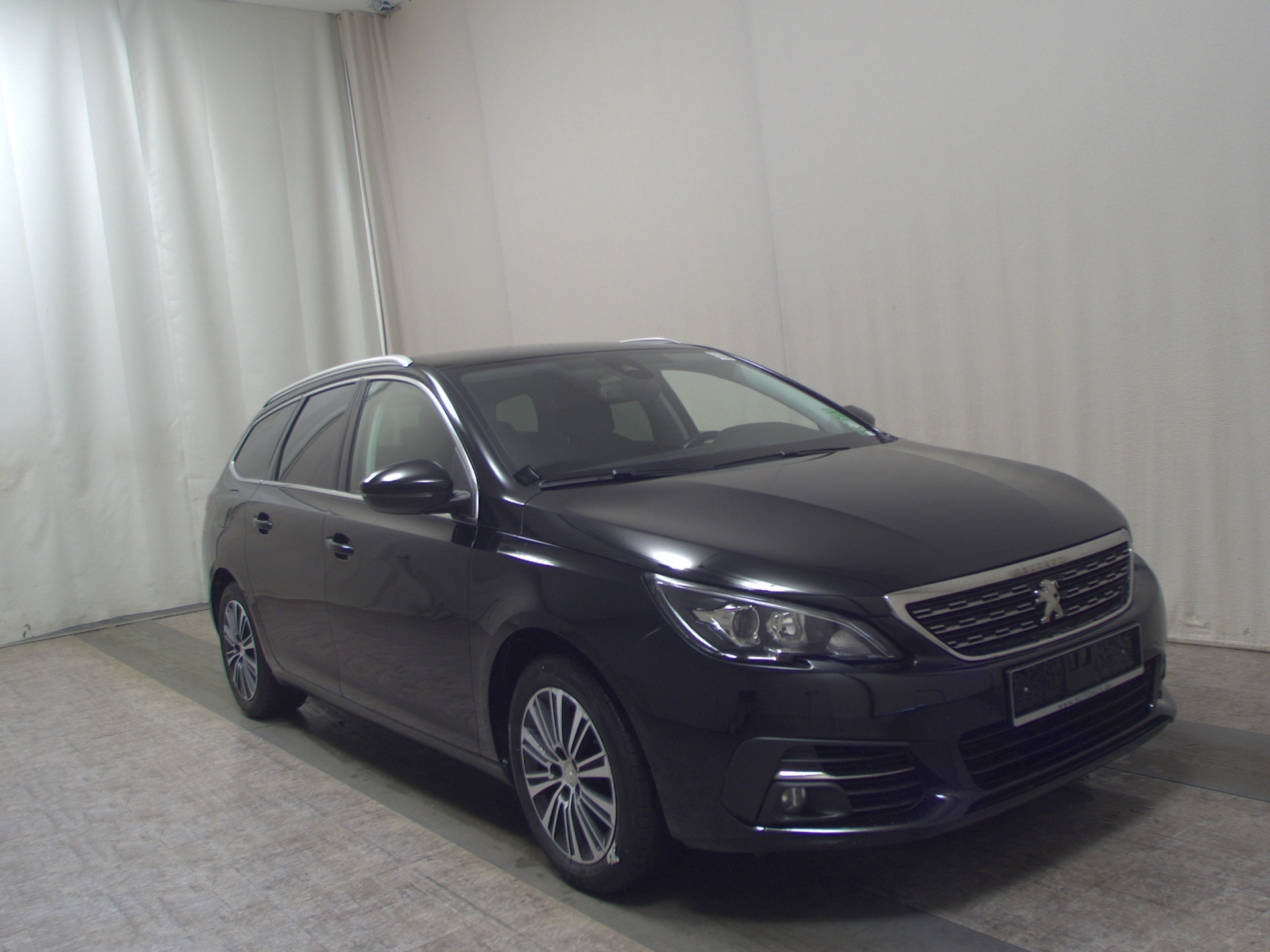 Peugeot 308 1.5 BlueHDI Allure AHK RfK Navi 3