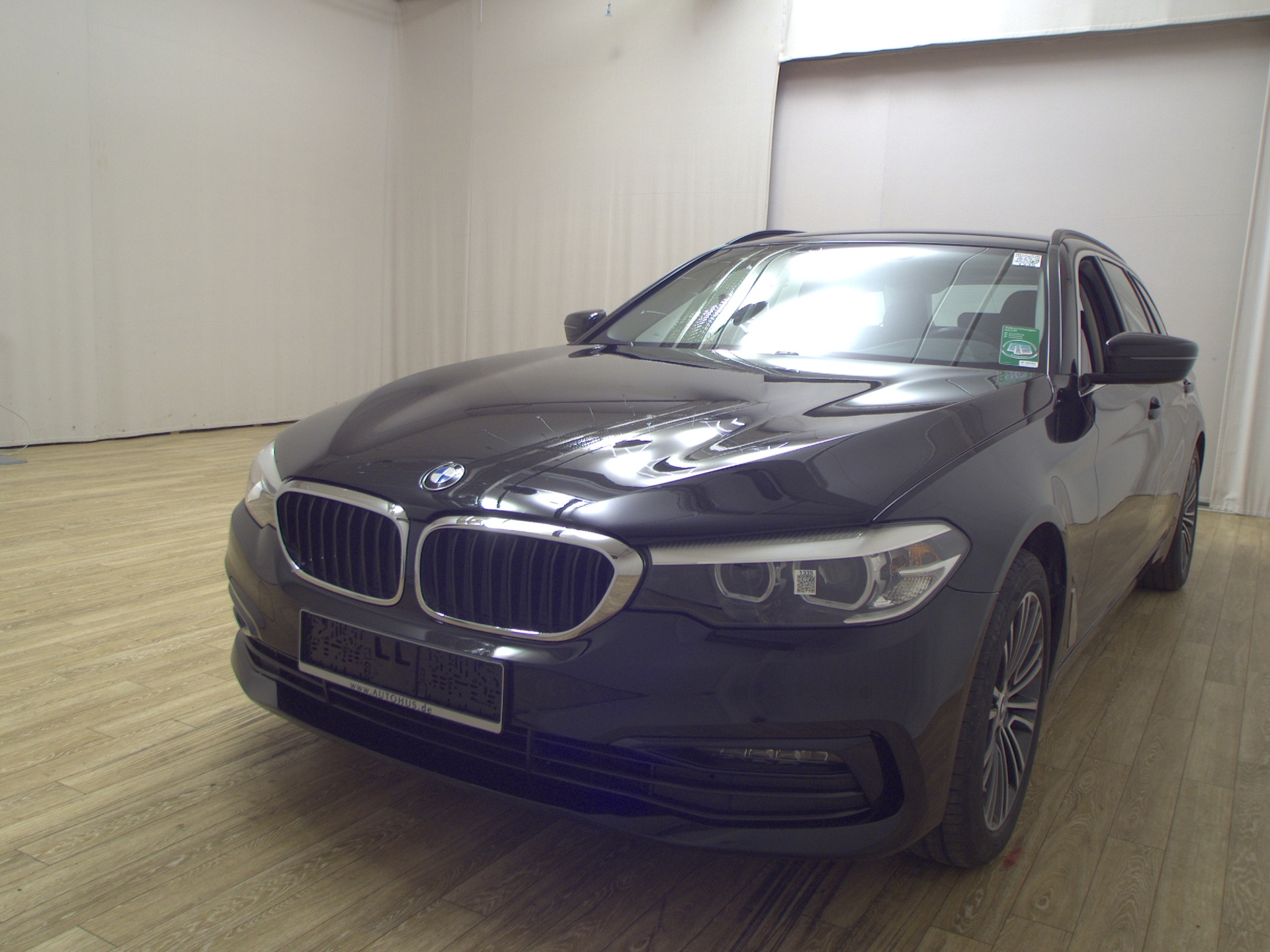 BMW 520dA Touring Sport-Line T-Leder RfK Navi LED 2