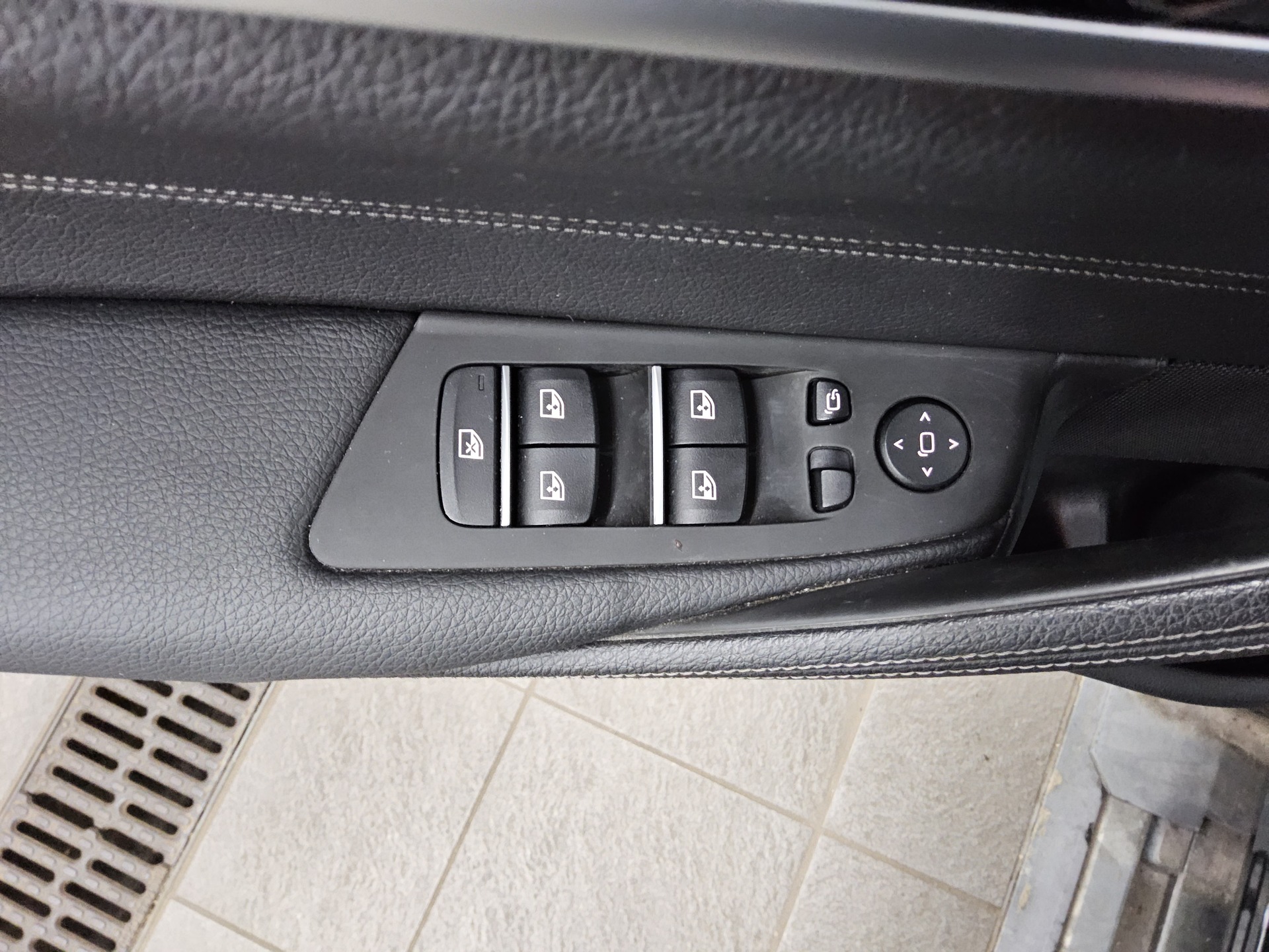 BMW 520dA Touring Sport-Line T-Leder RfK Navi LED 9