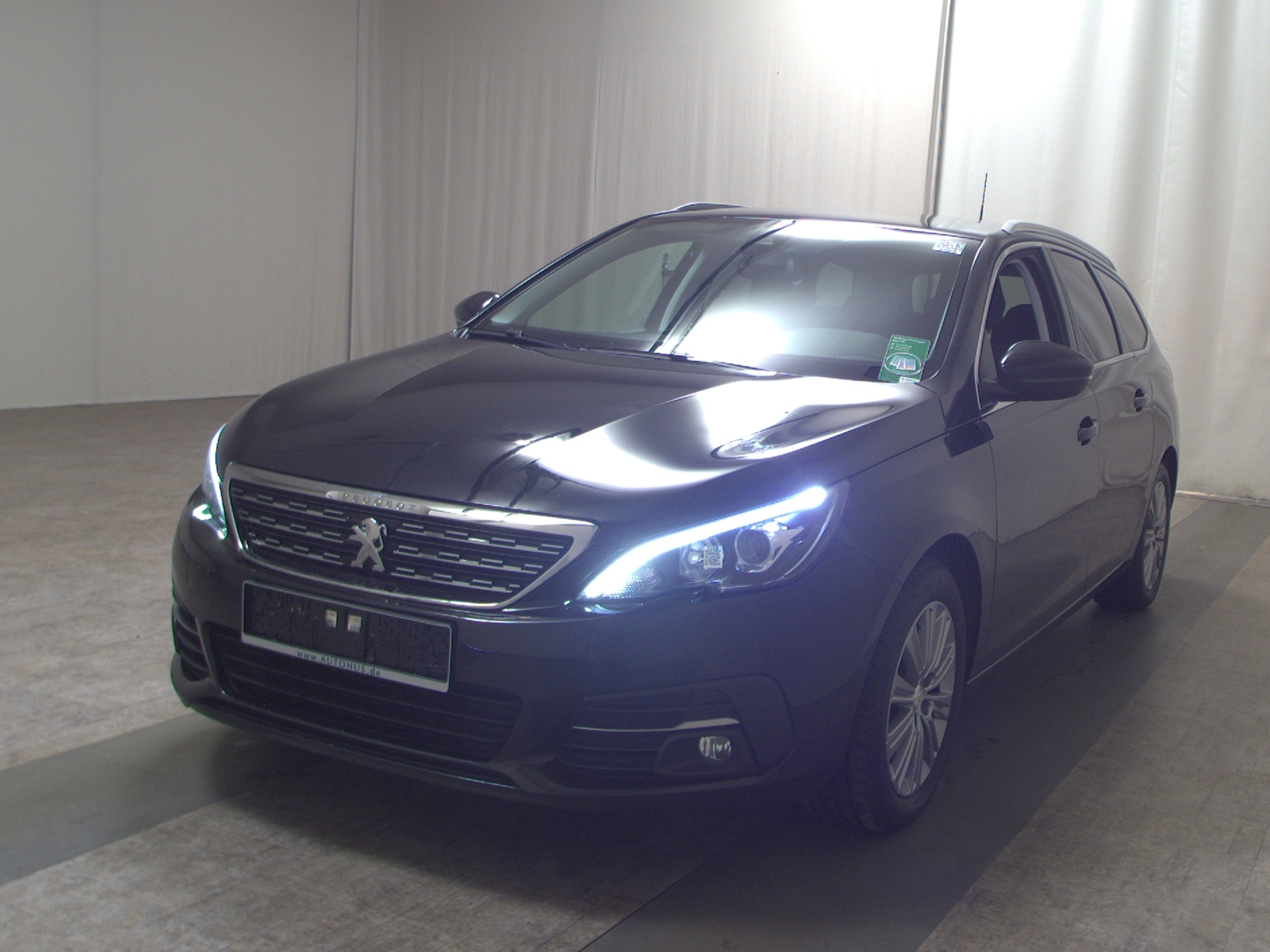 Peugeot 308 1.5 BlueHDI Allure T-Leder Navi RfK Shz PDC 2