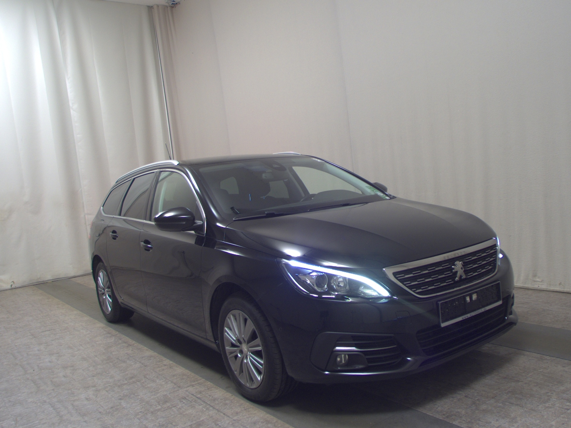Peugeot 308 1.5 BlueHDI Allure T-Leder Navi RfK Shz PDC 3