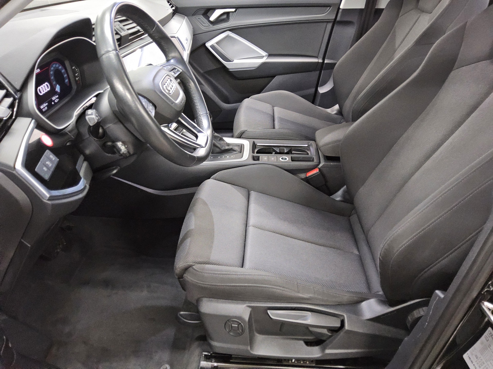 Audi Q3 35 TFSI AHK virtual RfK ACC LED 9