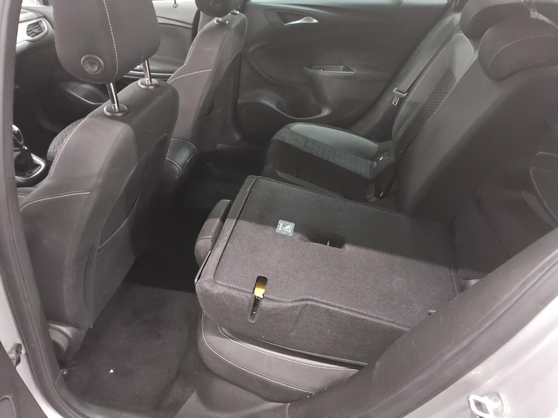 Opel Astra ST 1.5 D Edition Navi LED RFK AHK PDC SHZ 12