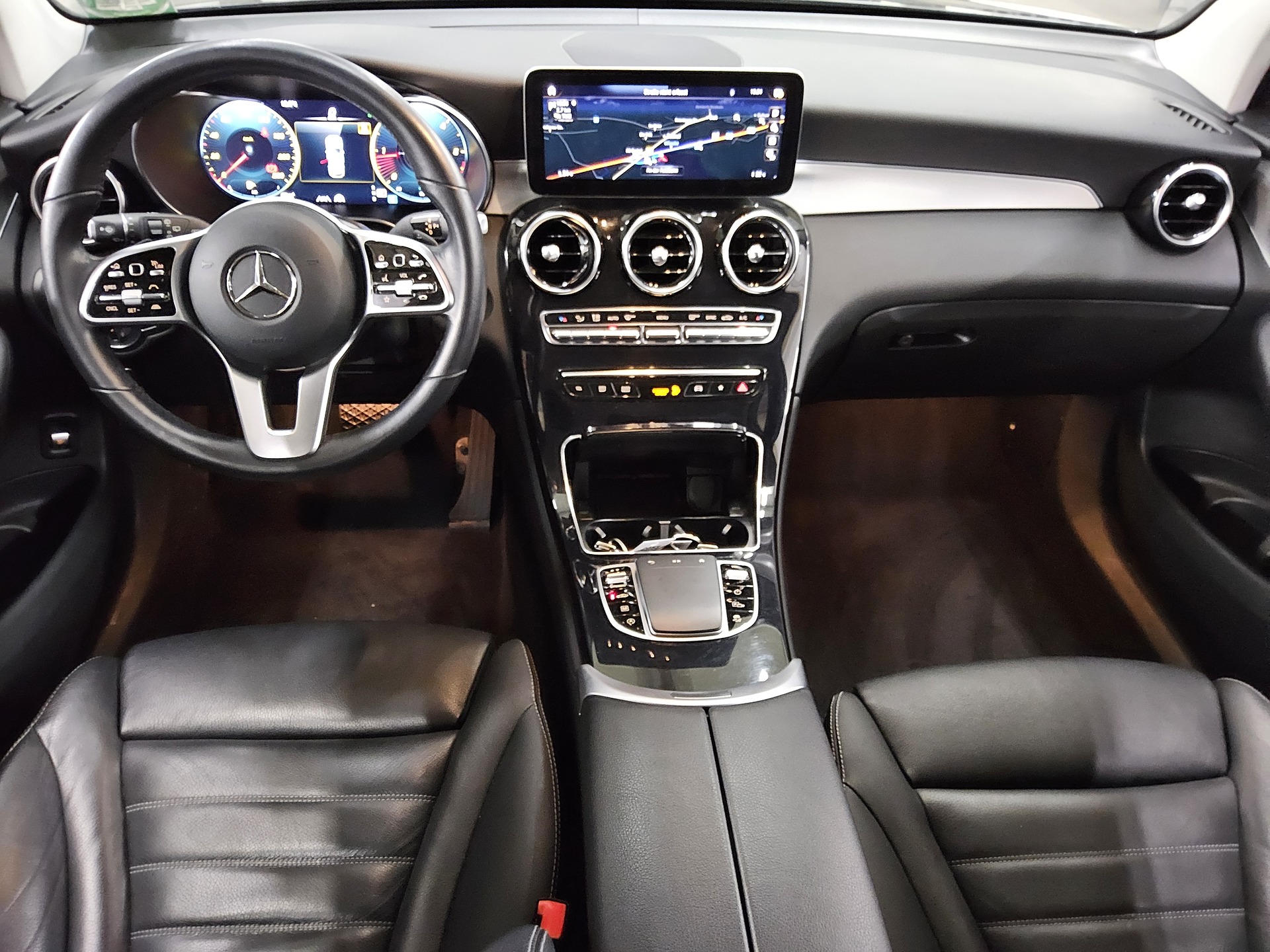 Mercedes-Benz GLC 300 d 4M Leder Navi LED Widescreen HuD RfK 5