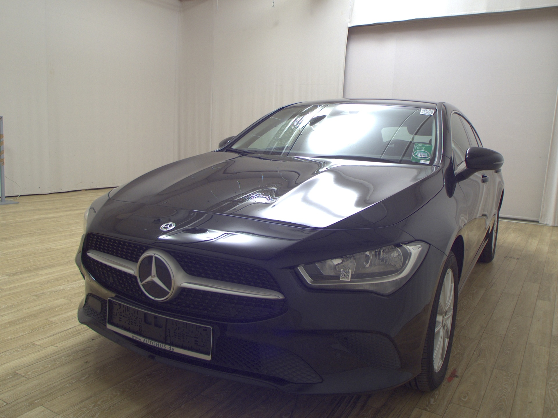 Mercedes-Benz CLA 250 Shooting Brake e T-Leder Navi PDC Shz 2