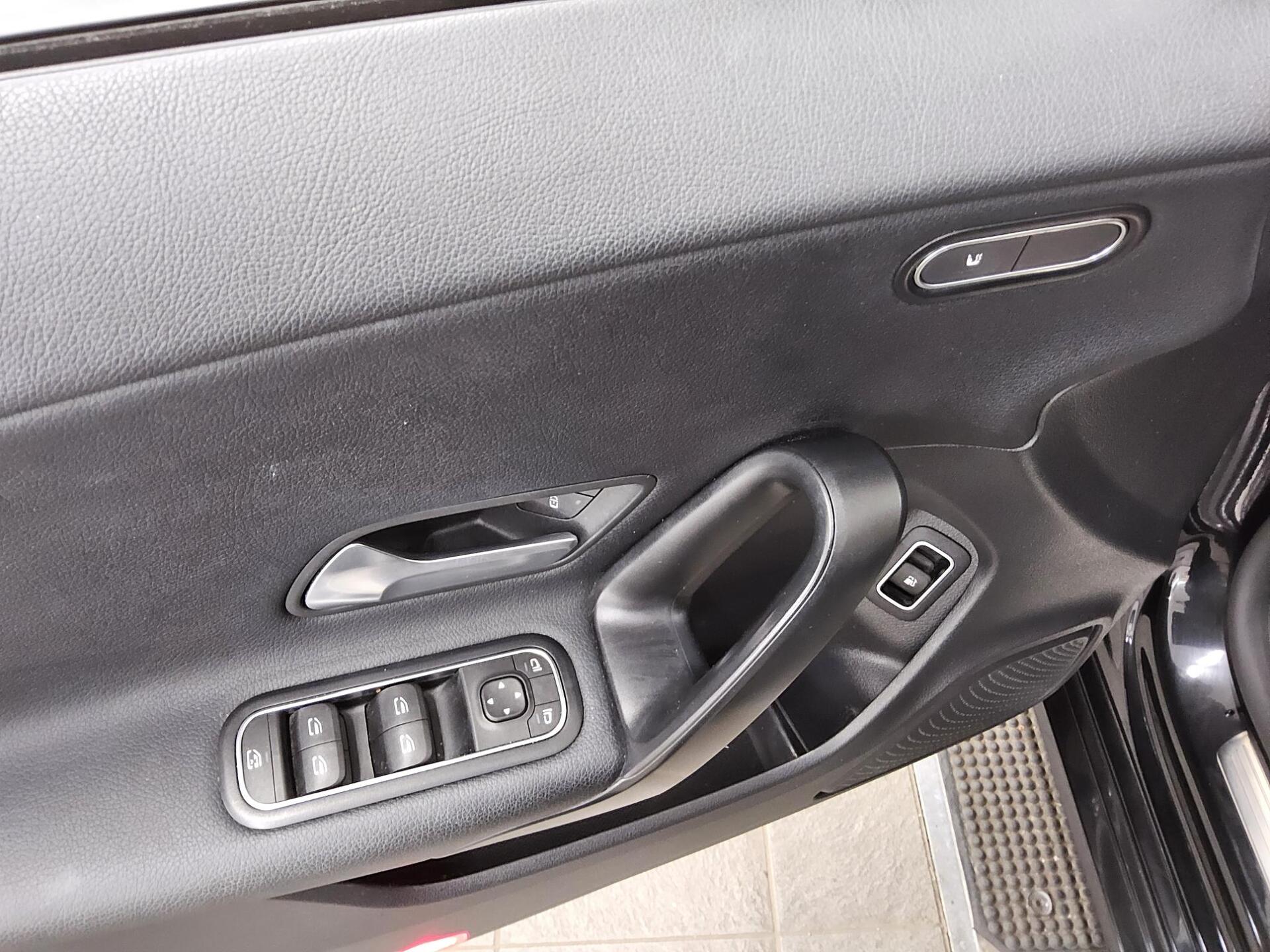 Mercedes-Benz CLA 250 Shooting Brake e T-Leder Navi PDC Shz 10