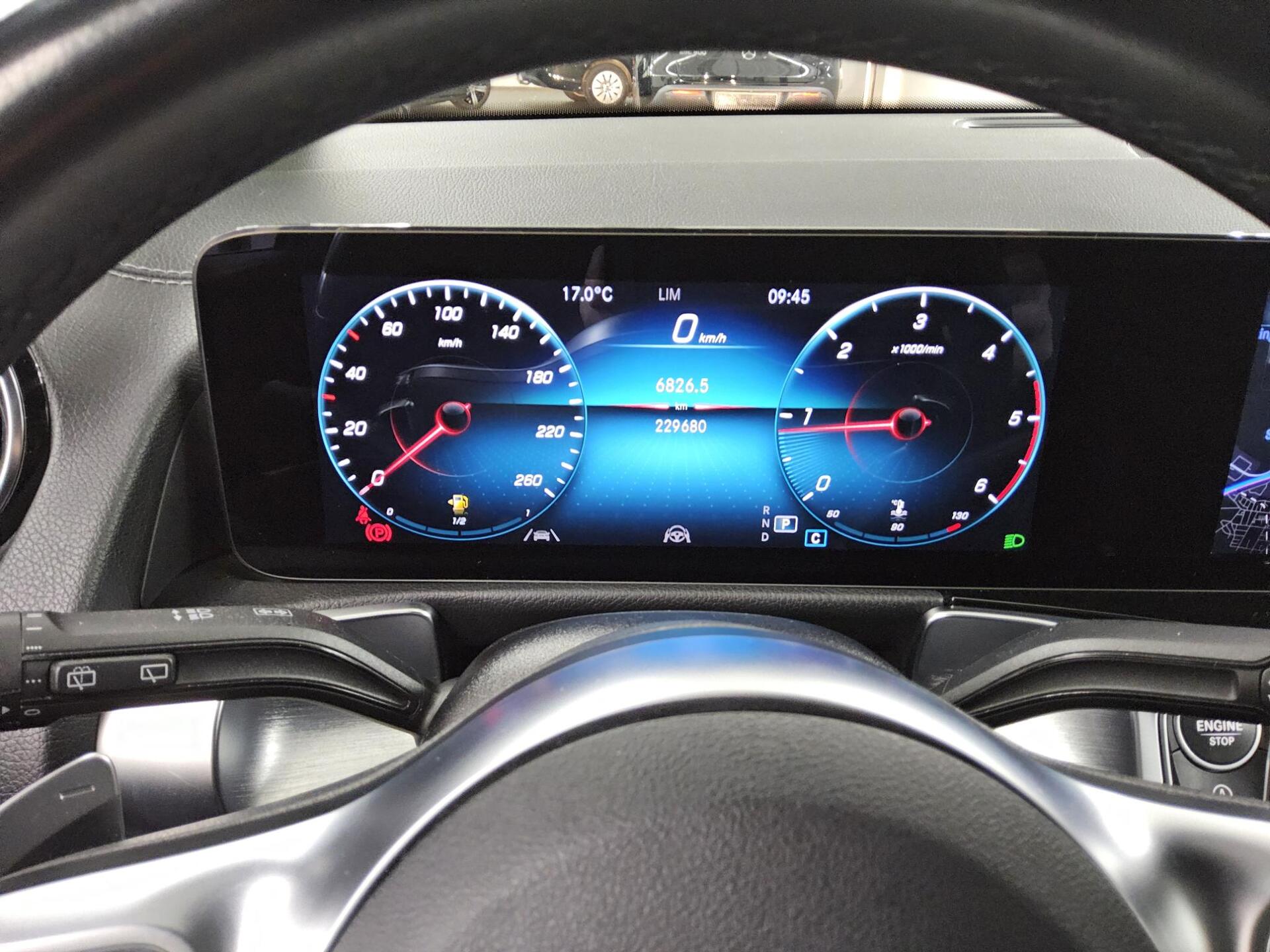 Mercedes-Benz GLB 220 d 4M AMG-Line Leder Navi RfK StHzg Dist+ 8