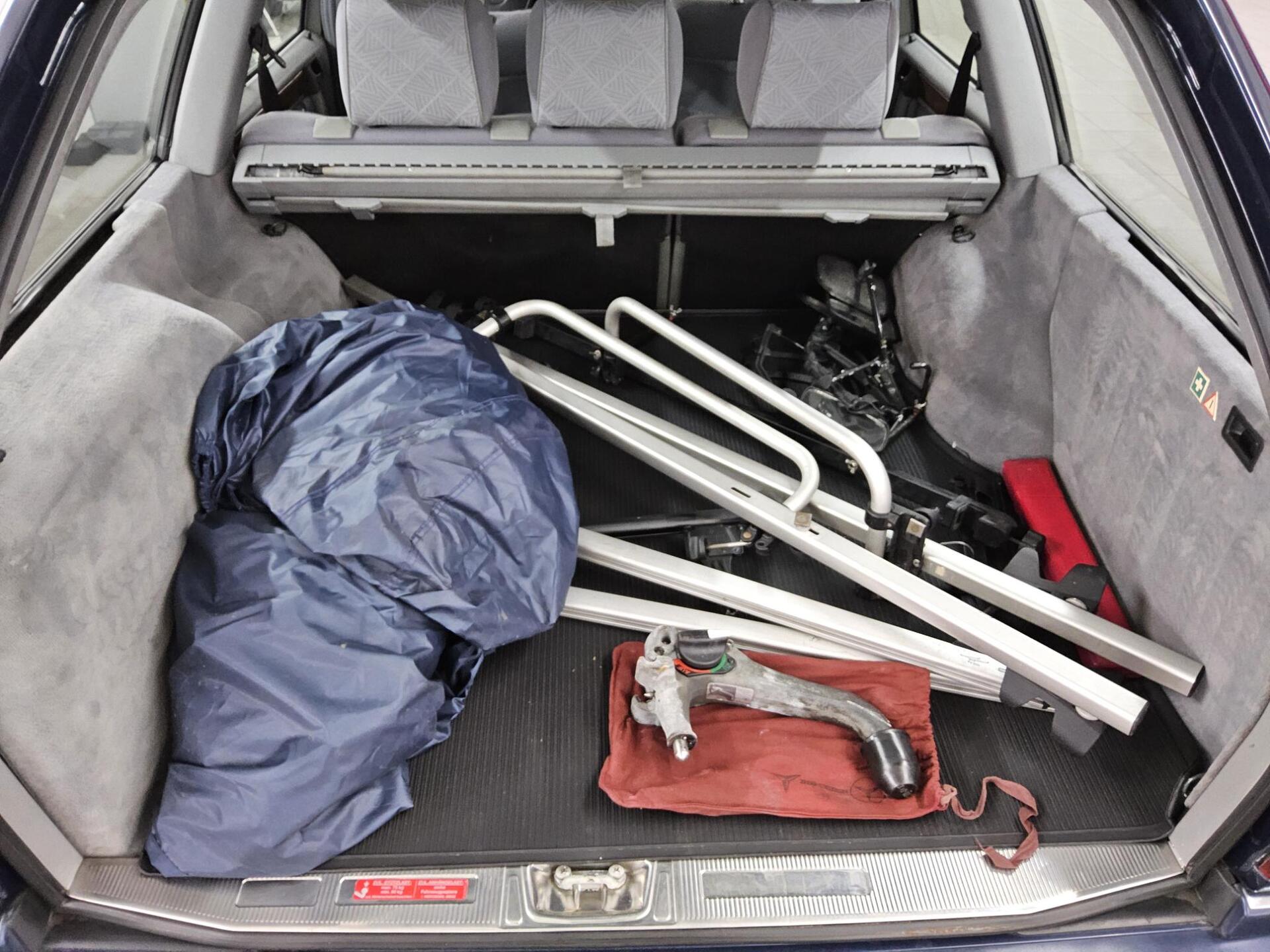 Mercedes-Benz E 300 T-Modell W124 Scheckheftgepflegt 2.Hand SD 11