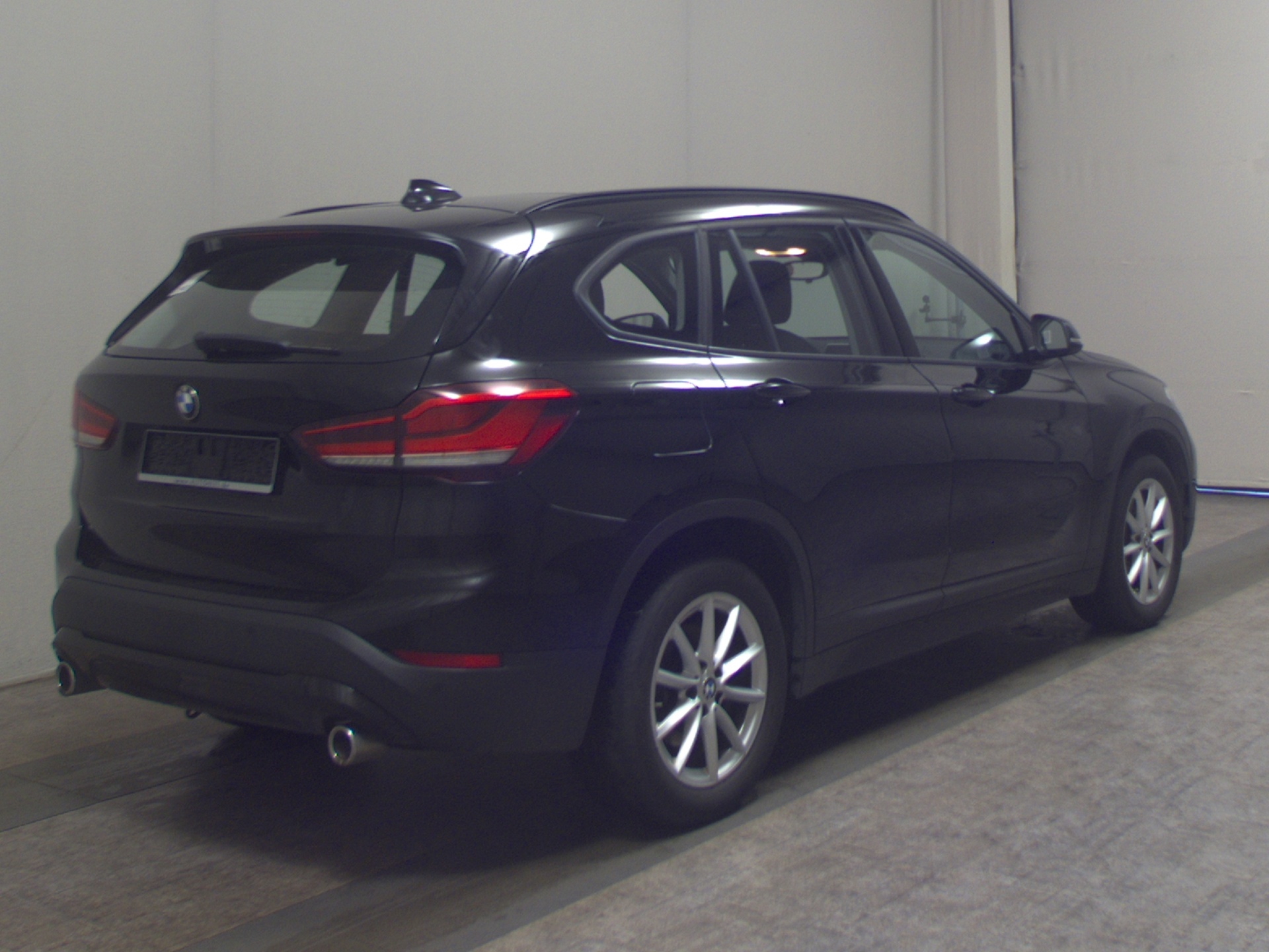 BMW X1 xDrive20d Advantage Navi LED Pano HiFi AHK 4